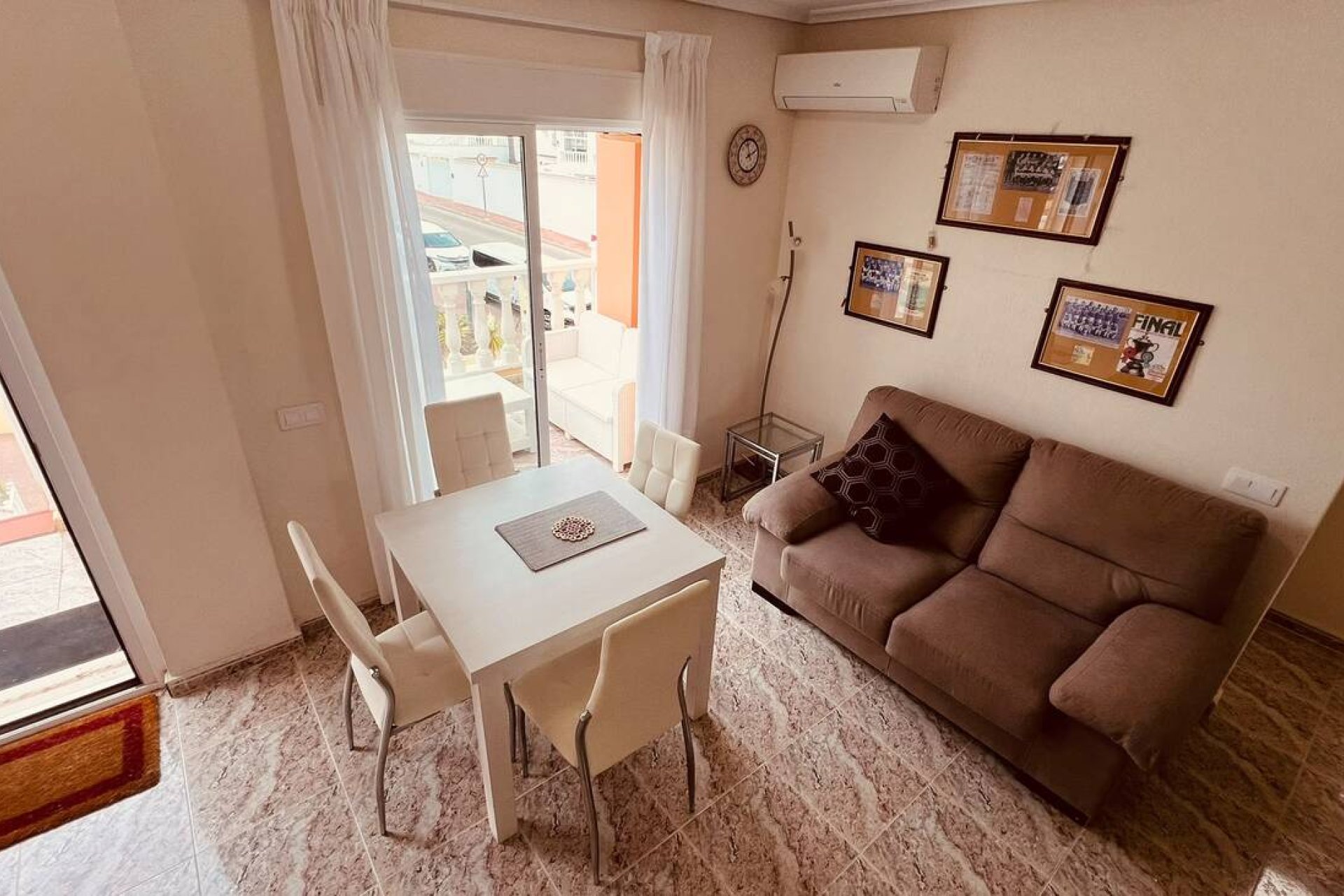 Revânzare - Apartament -
Villamartin - Costa Blanca