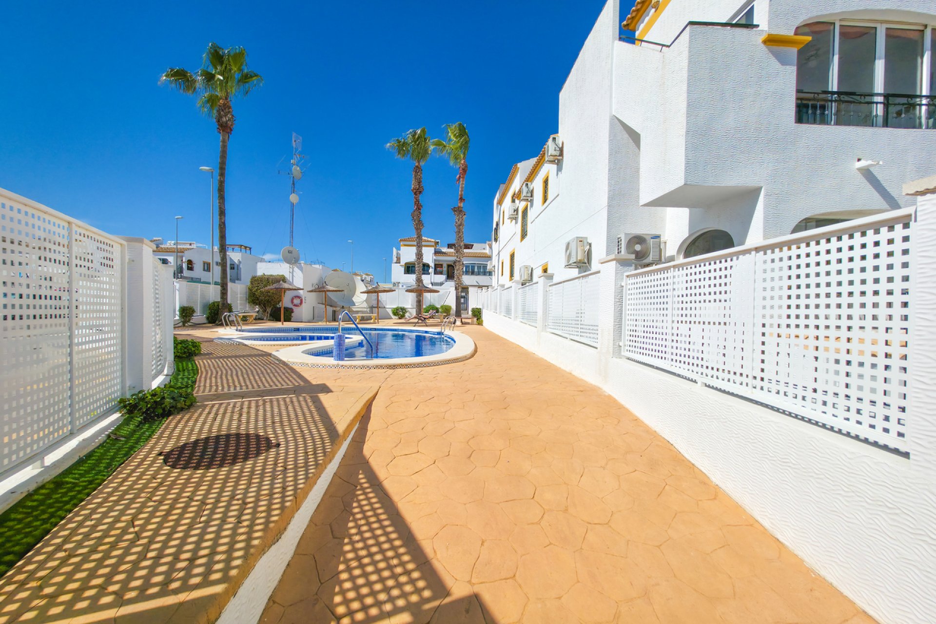 Revânzare - Apartament -
Vistabella Golf Entre Naranjos - Inland