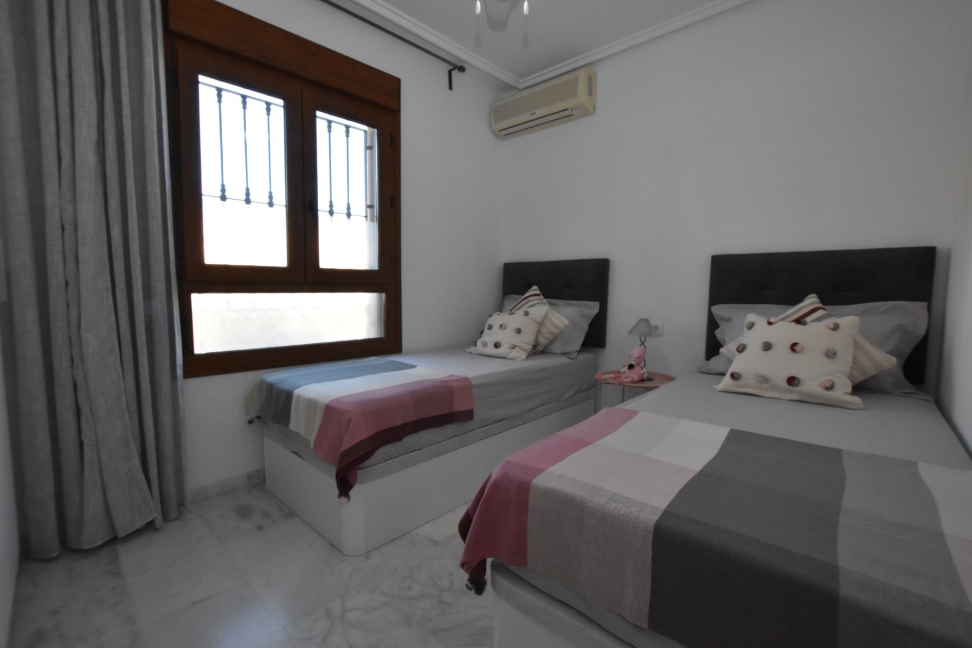 Revânzare - Bungalou -
Algorfa - Inland
