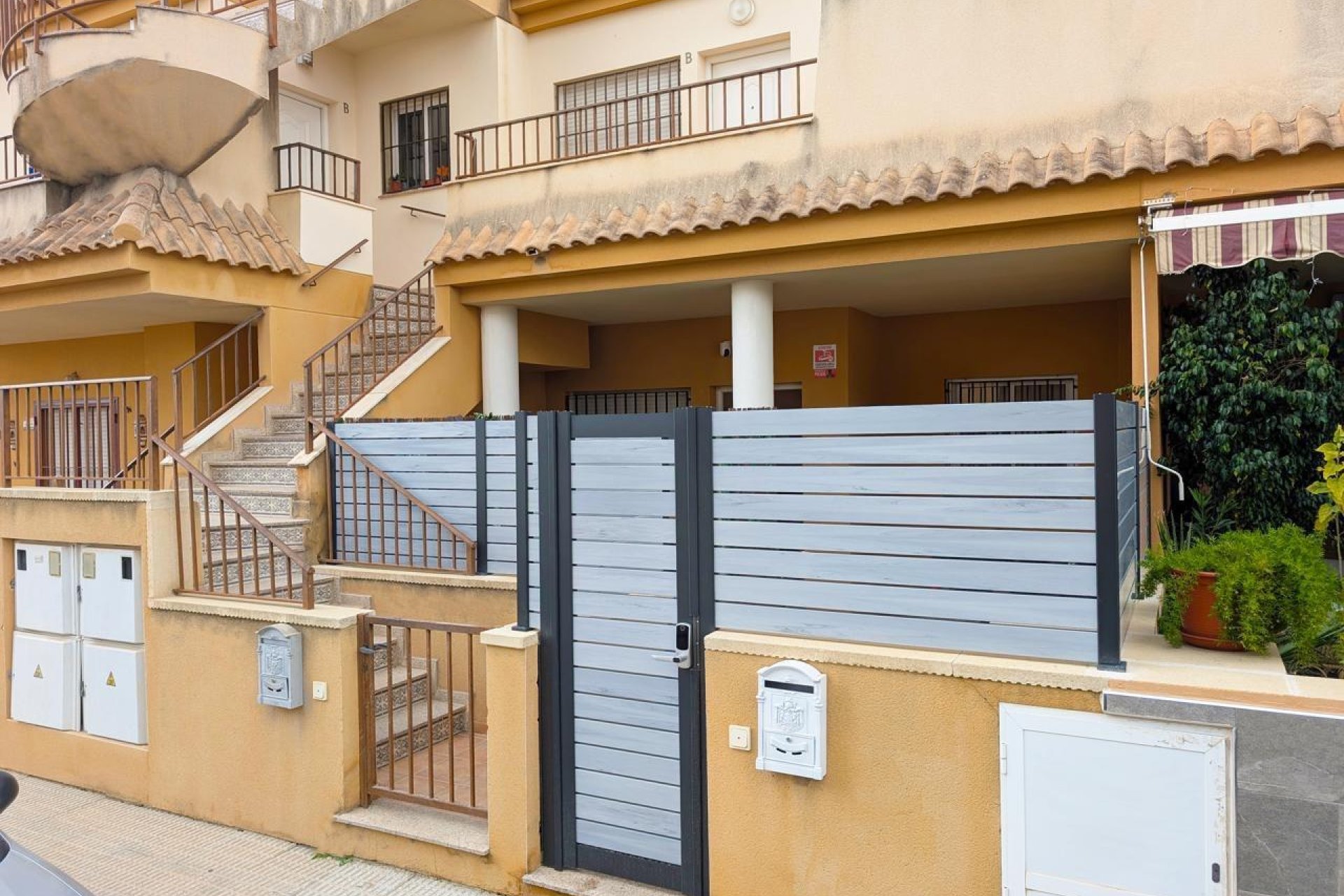 Revânzare - Bungalou -
Benejúzar