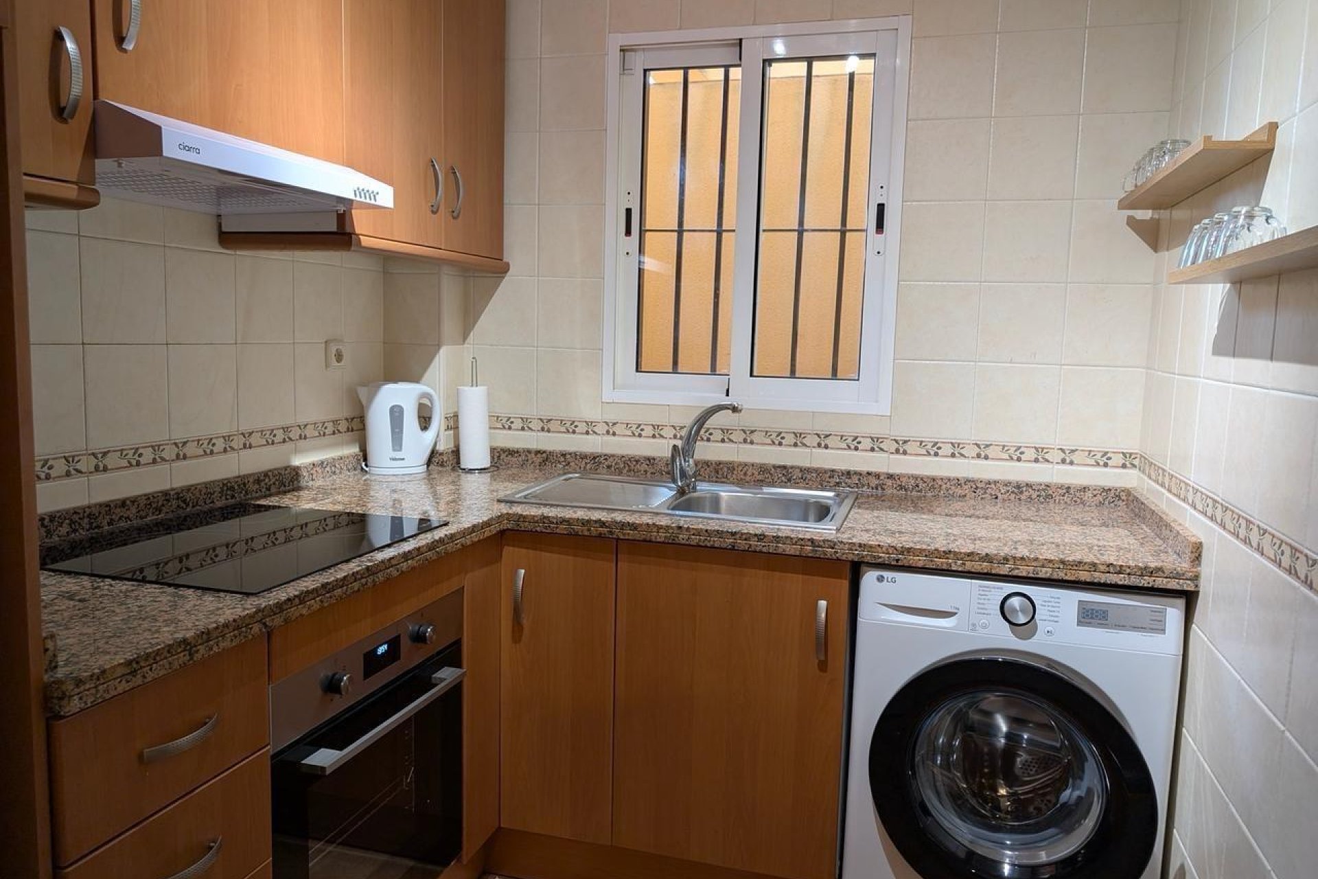 Revânzare - Bungalou -
Benejúzar