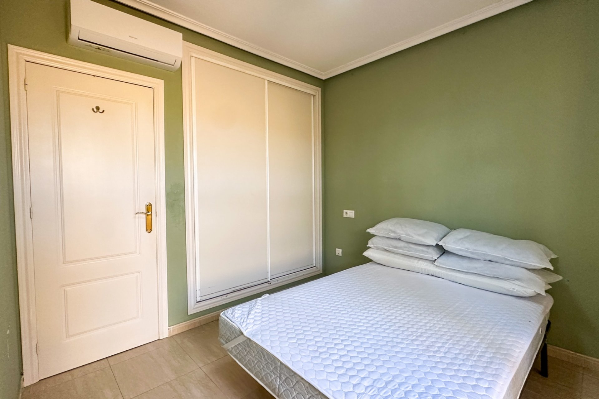 Revânzare - Bungalou -
Daya Nueva - Costa Blanca