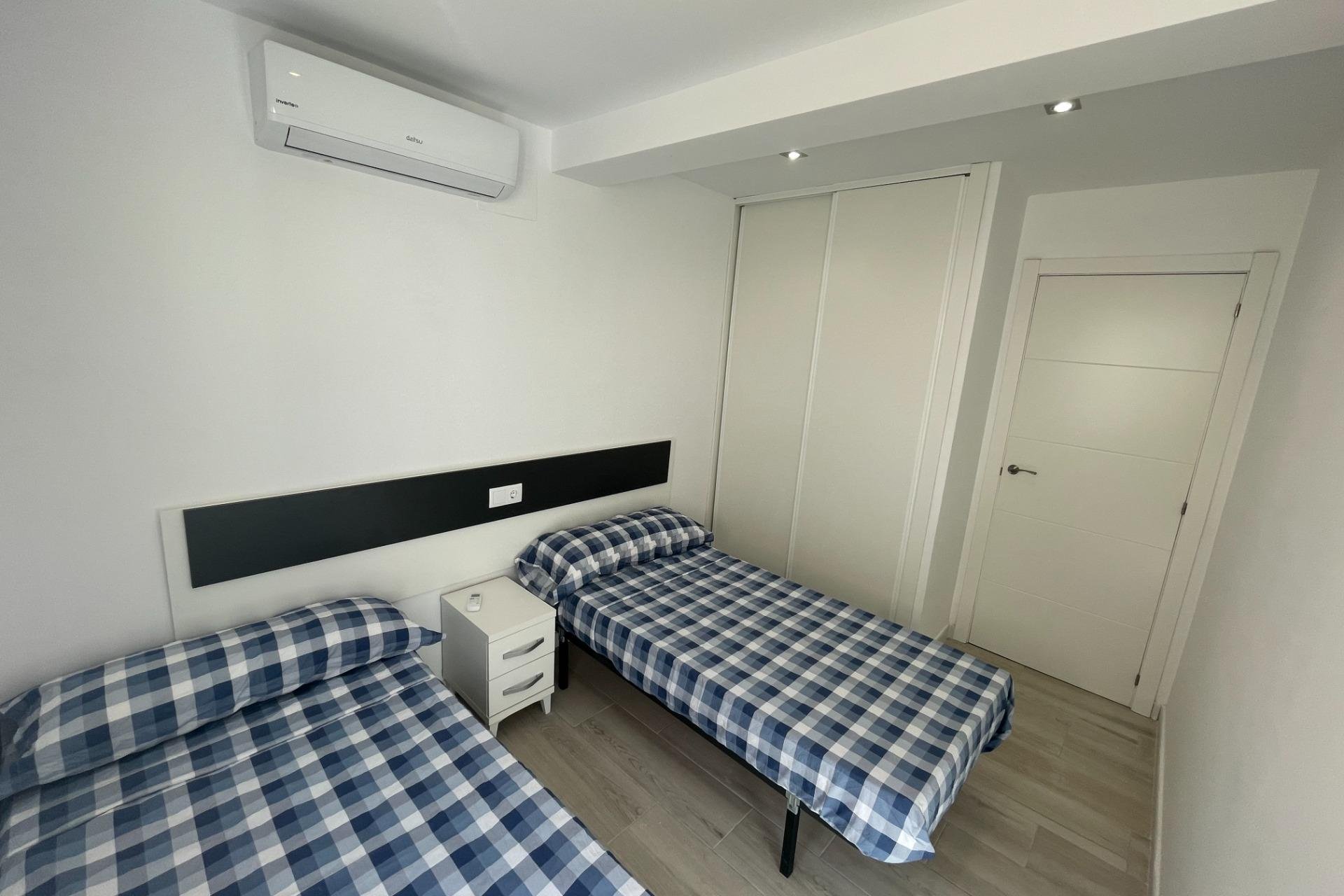 Revânzare - Bungalou -
Orihuela Costa - La Regia