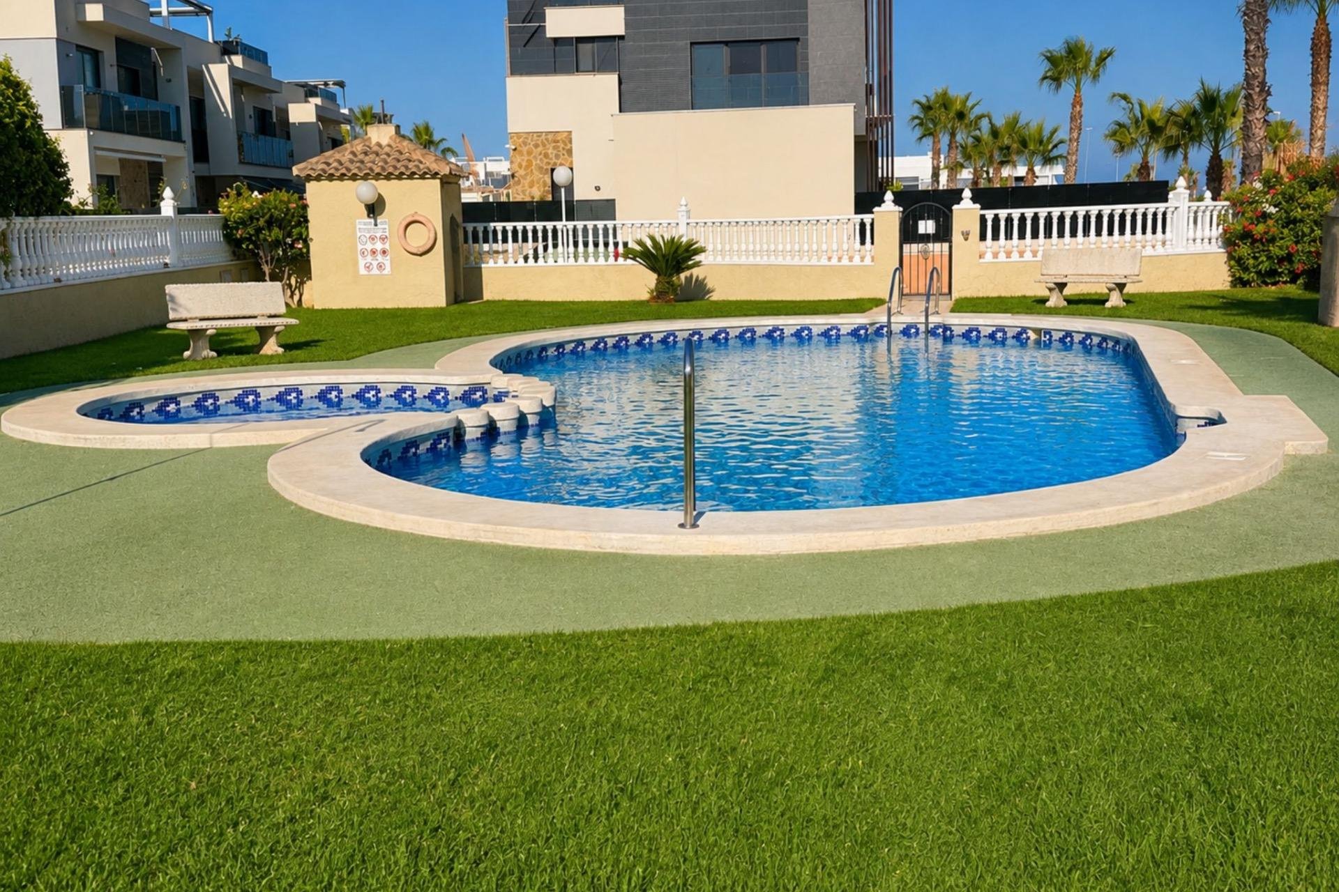 Revânzare - Bungalou -
Orihuela Costa - Lomas de Cabo Roig