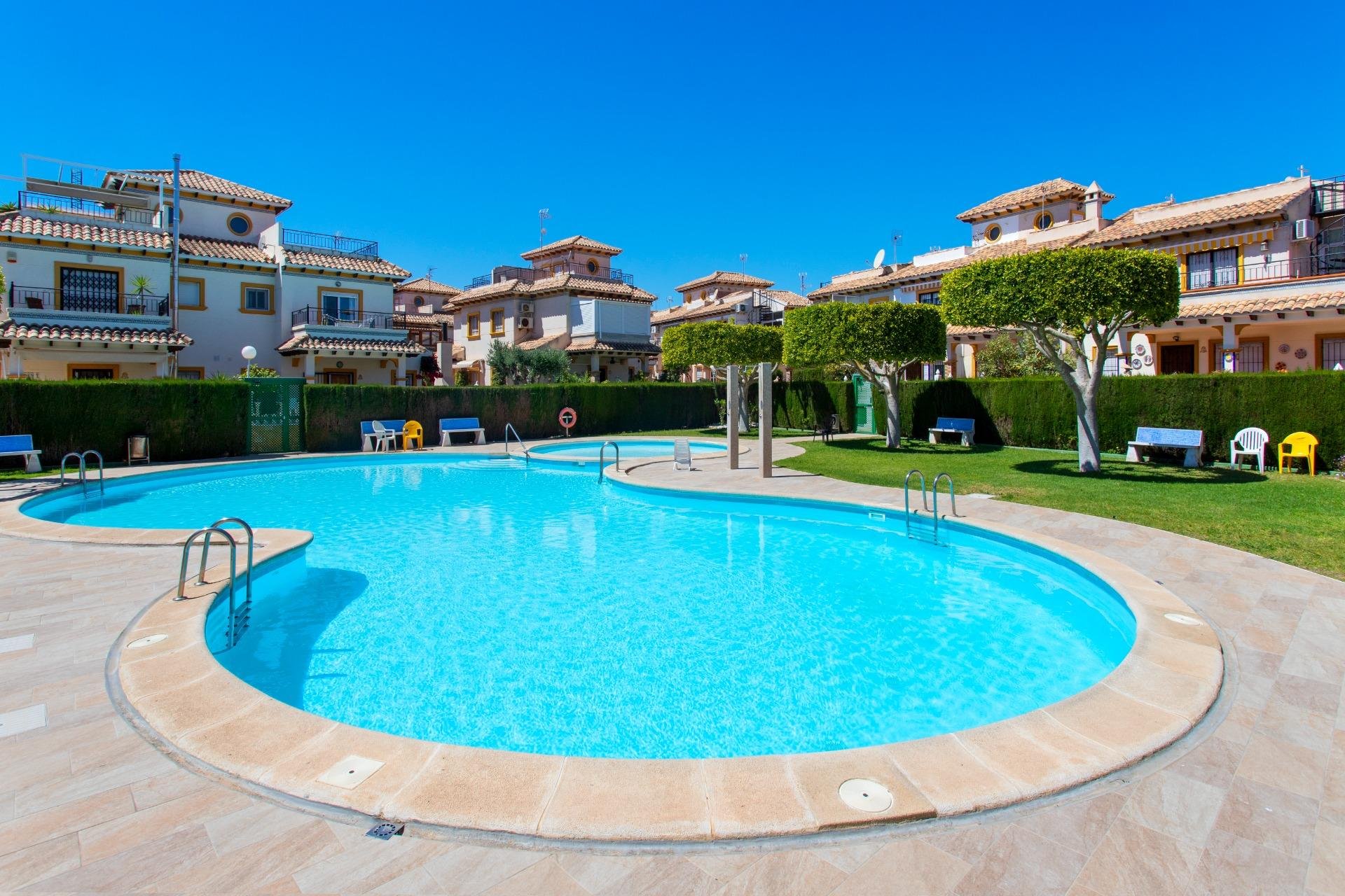 Revânzare - Bungalou -
Orihuela Costa - Punta Prima