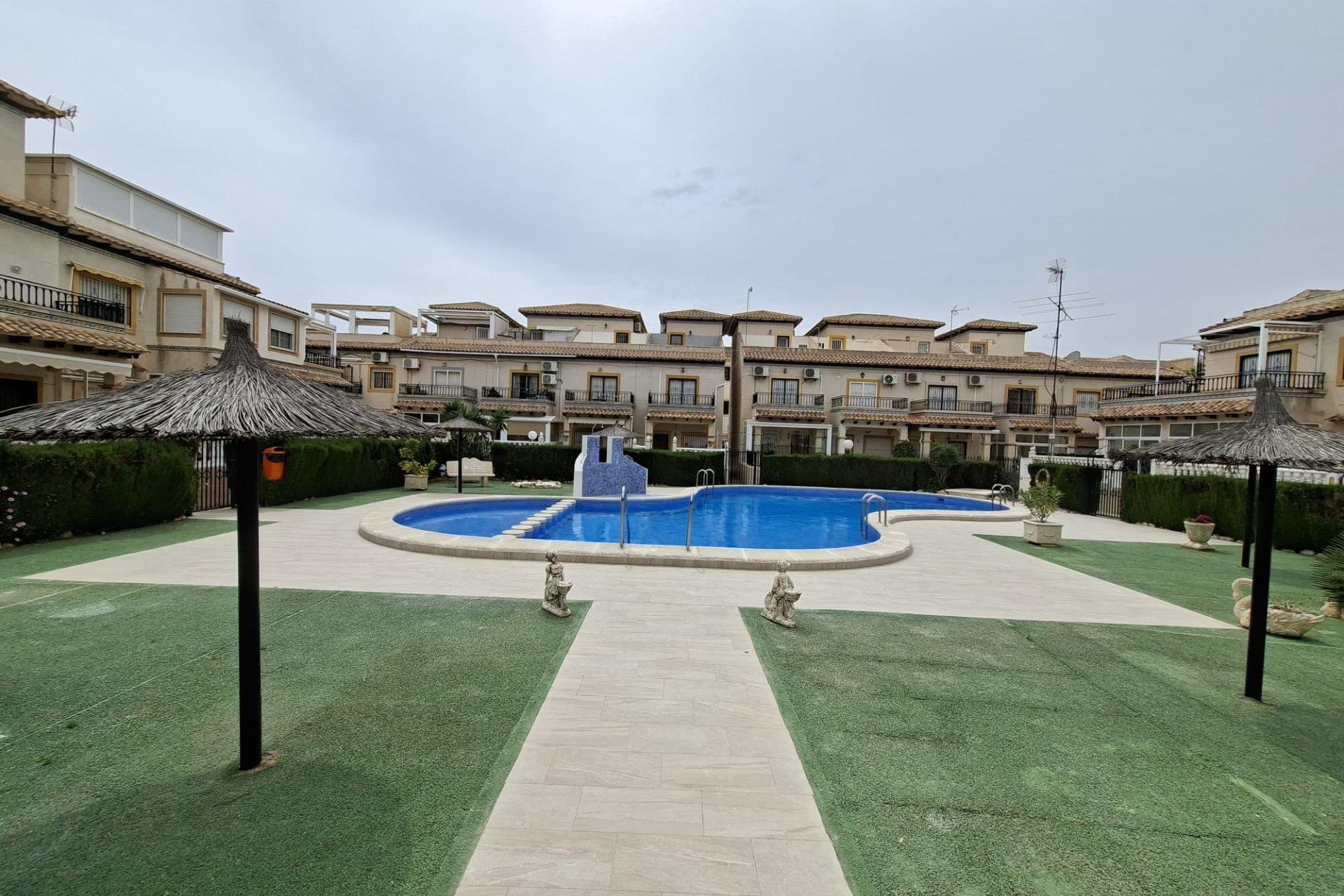 Revânzare - Bungalou -
Orihuela Costa - Punta Prima