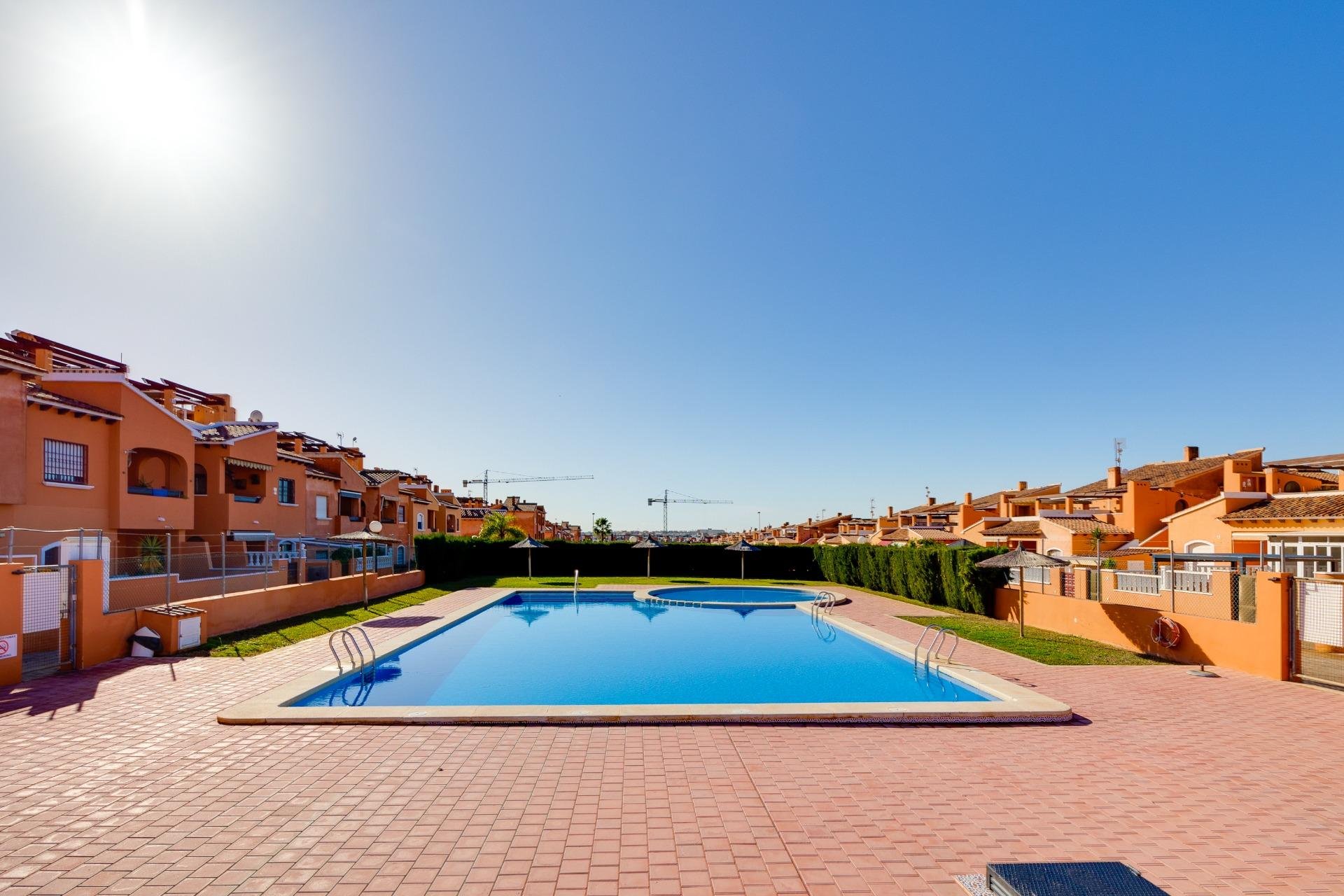 Revânzare - Bungalou -
Torrevieja - Aguas Nuevas