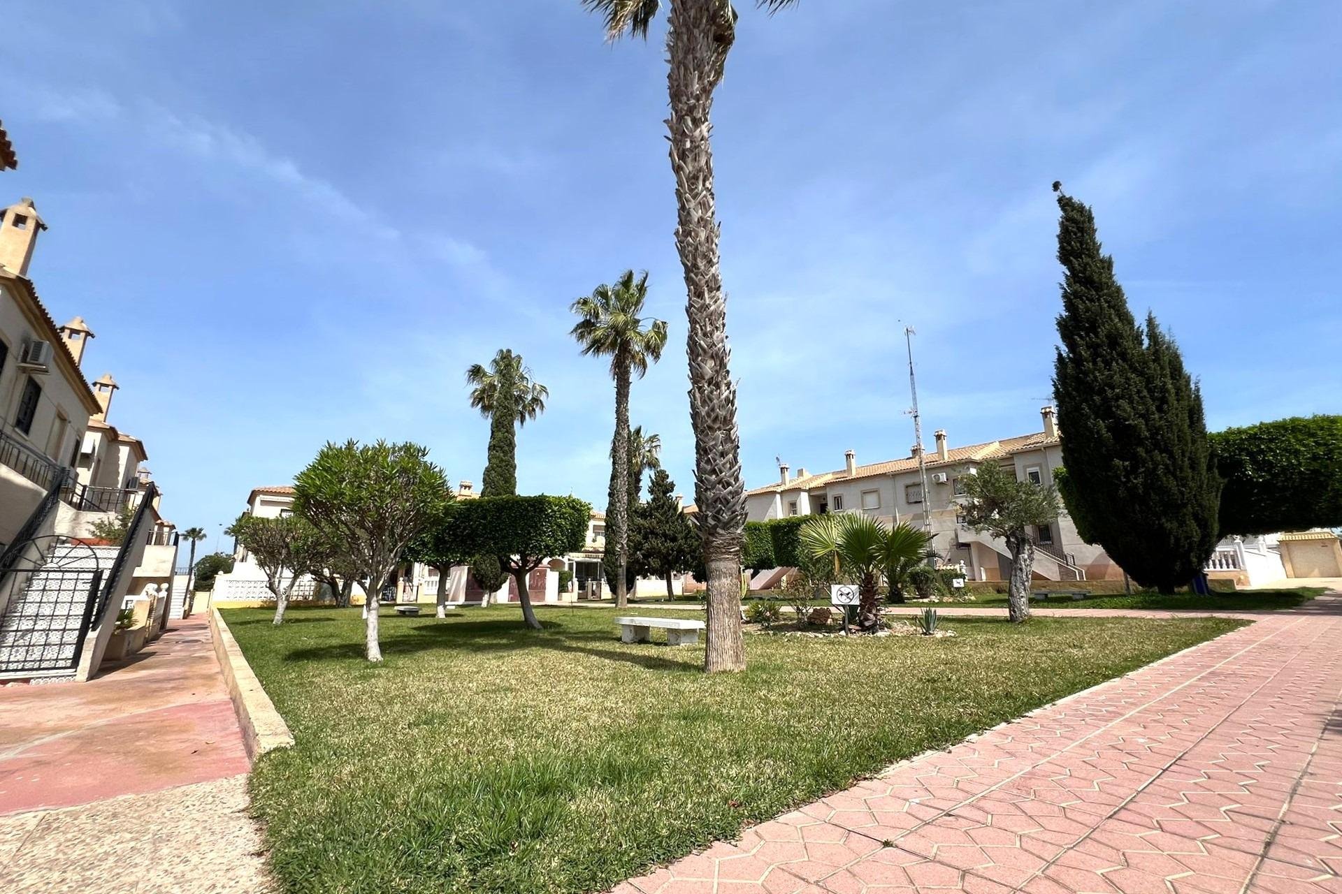Revânzare - Bungalou -
Torrevieja - Aguas Nuevas