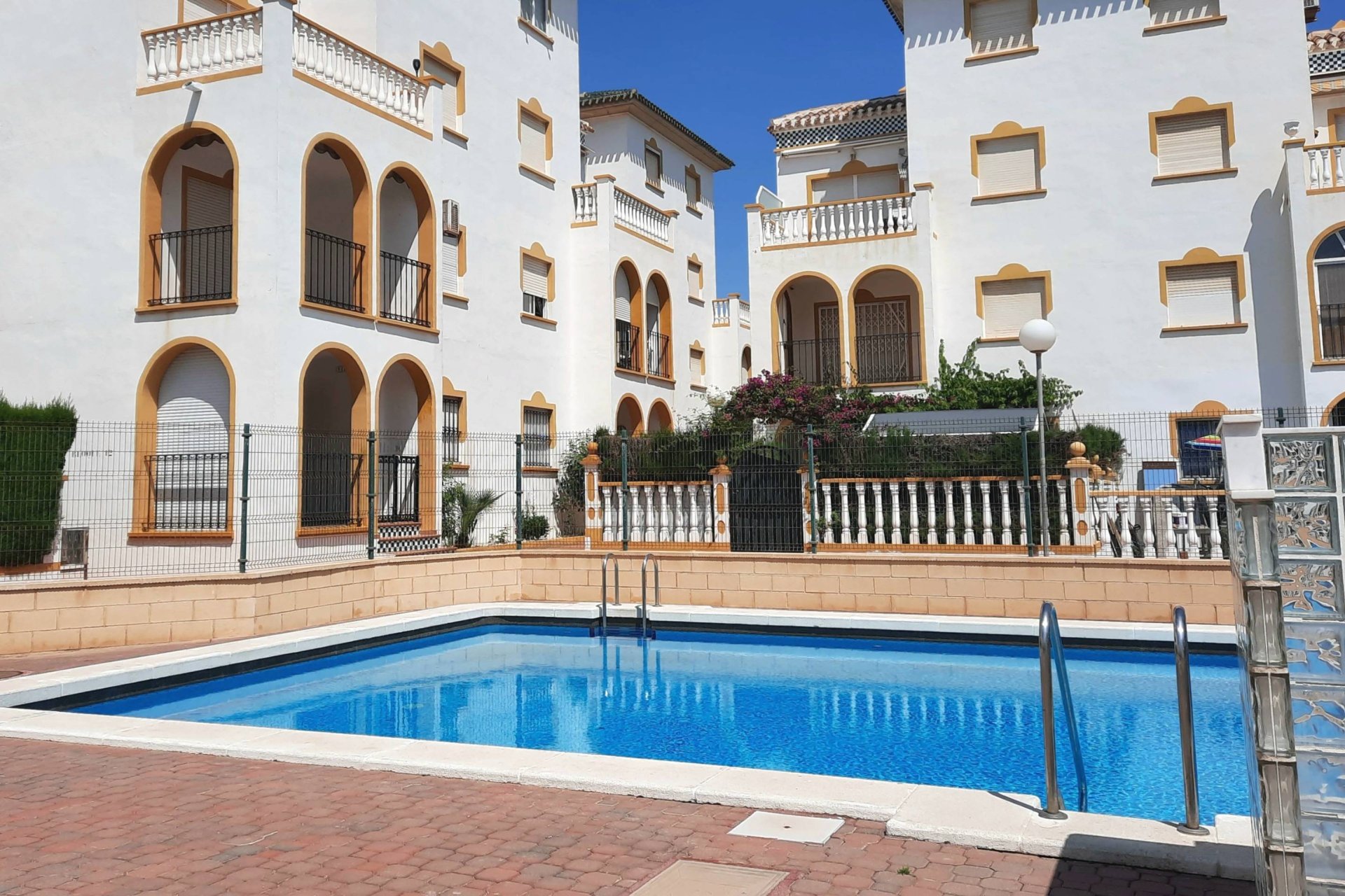 Revânzare - Bungalou -
Torrevieja - La Mata