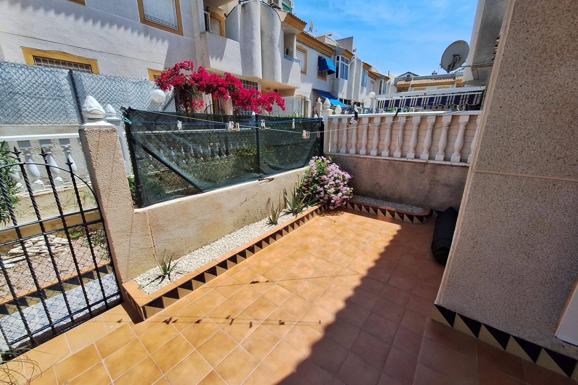 Revânzare - Bungalou -
Torrevieja - Sector 25