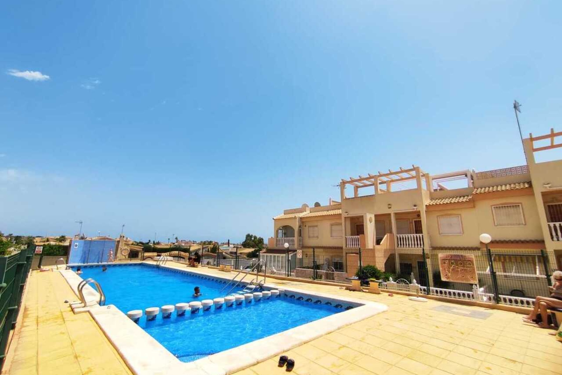 Revânzare - Duplex -
La Florida - Inland