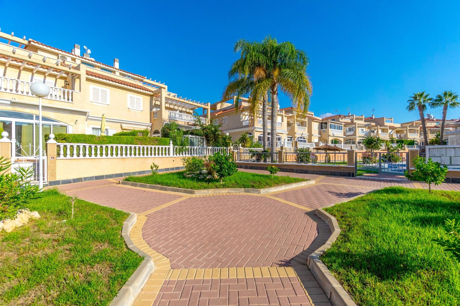 Revânzare - Duplex -
Orihuela Costa - Playa Flamenca