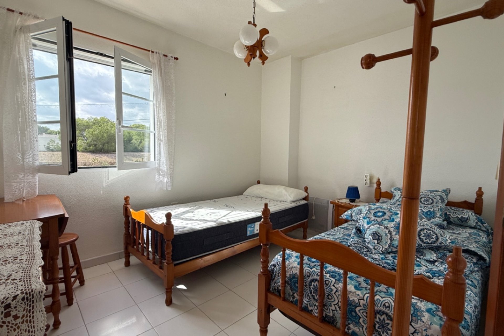 Revânzare - Duplex -
San Miguel de Salinas - Inland