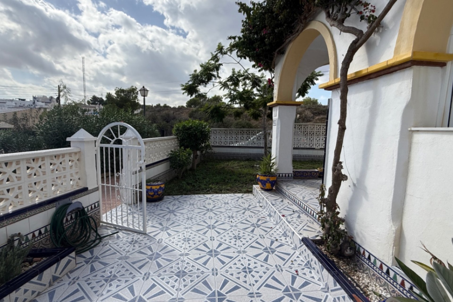 Revânzare - Duplex -
San Miguel de Salinas - Inland