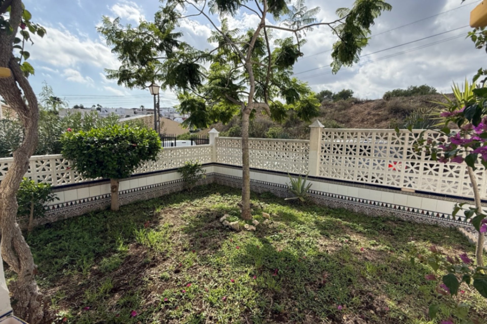 Revânzare - Duplex -
San Miguel de Salinas - Inland