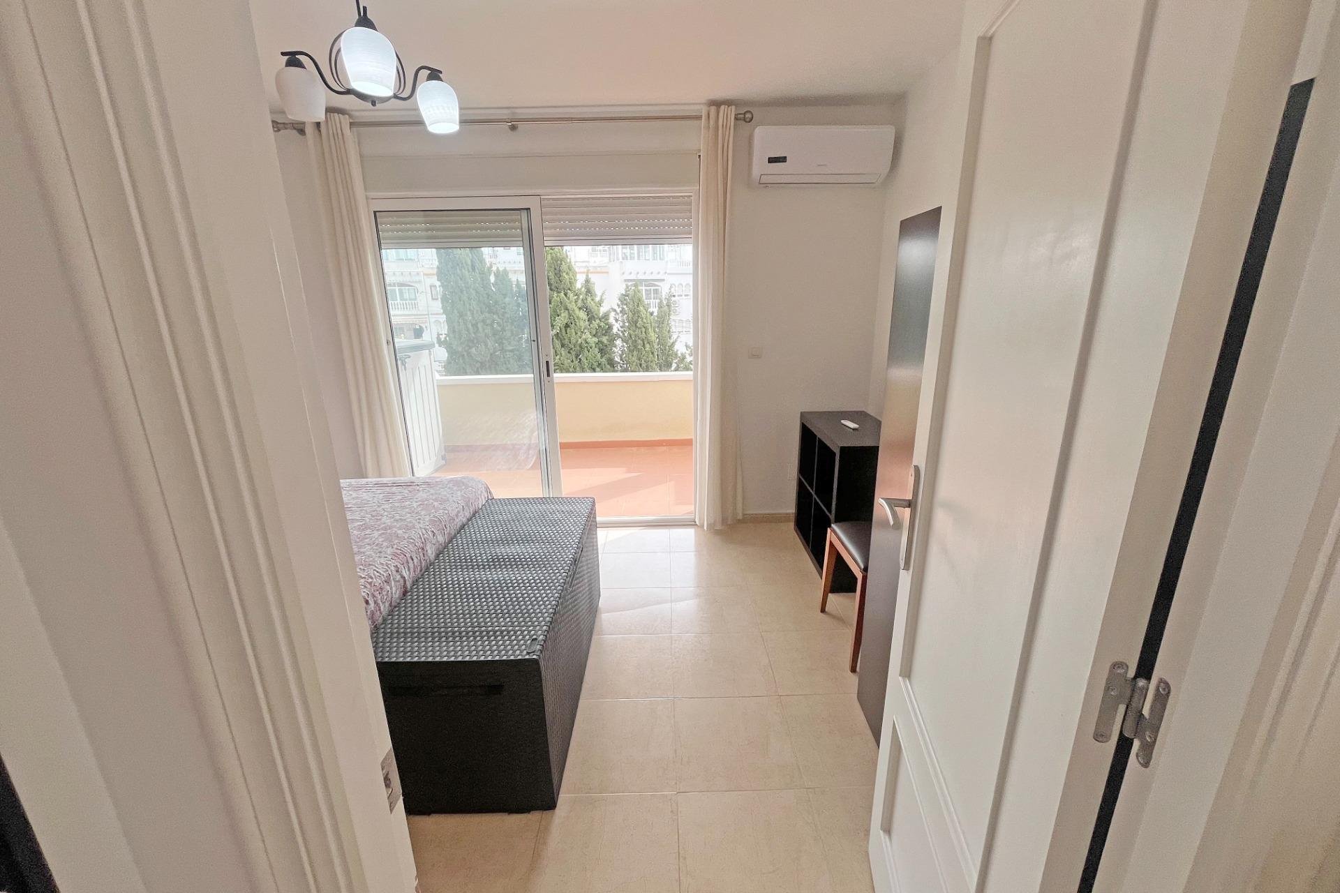 Revânzare - Duplex -
San Miguel de Salinas - Las Filipinas