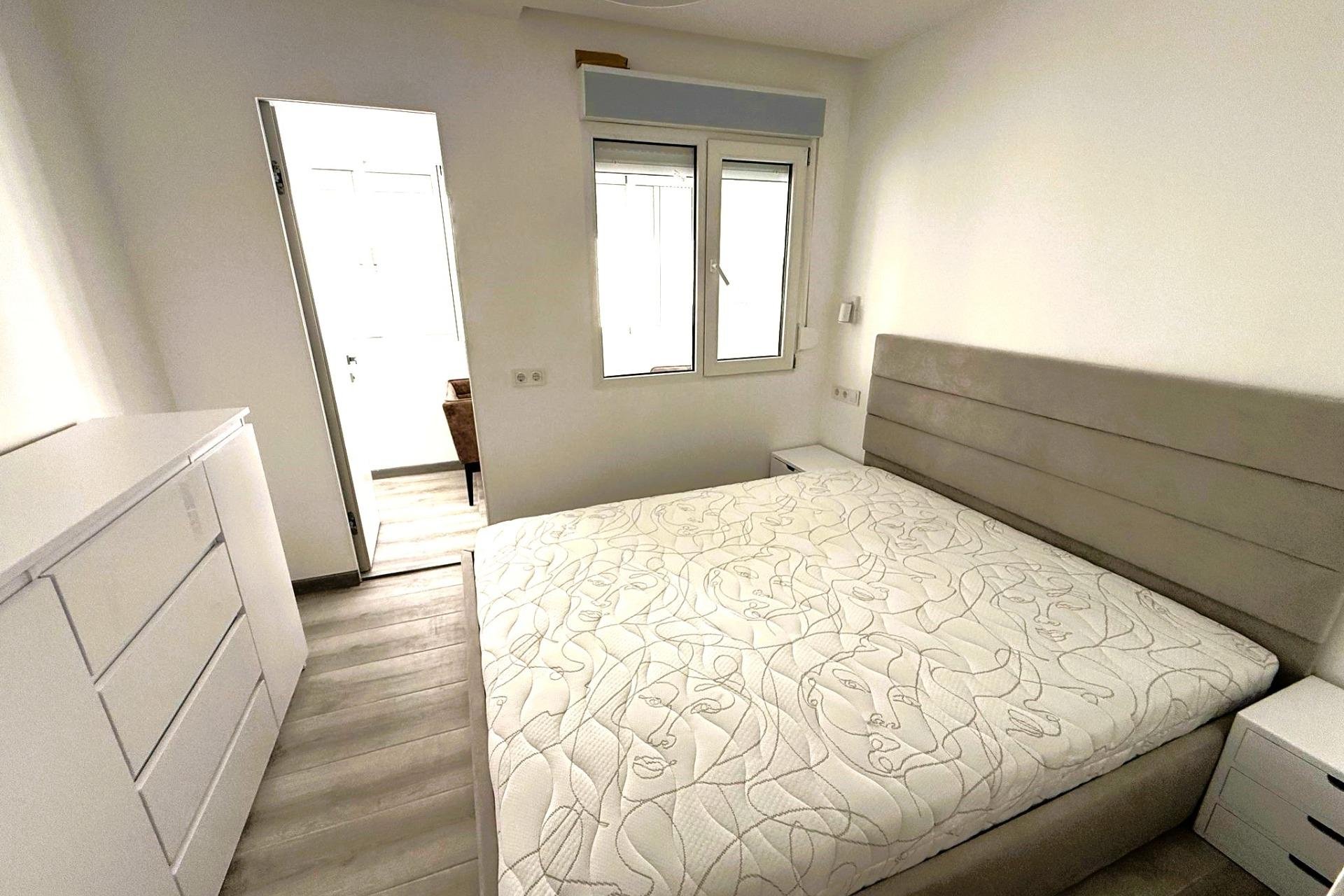 Revânzare - Duplex -
Torrevieja - Centro