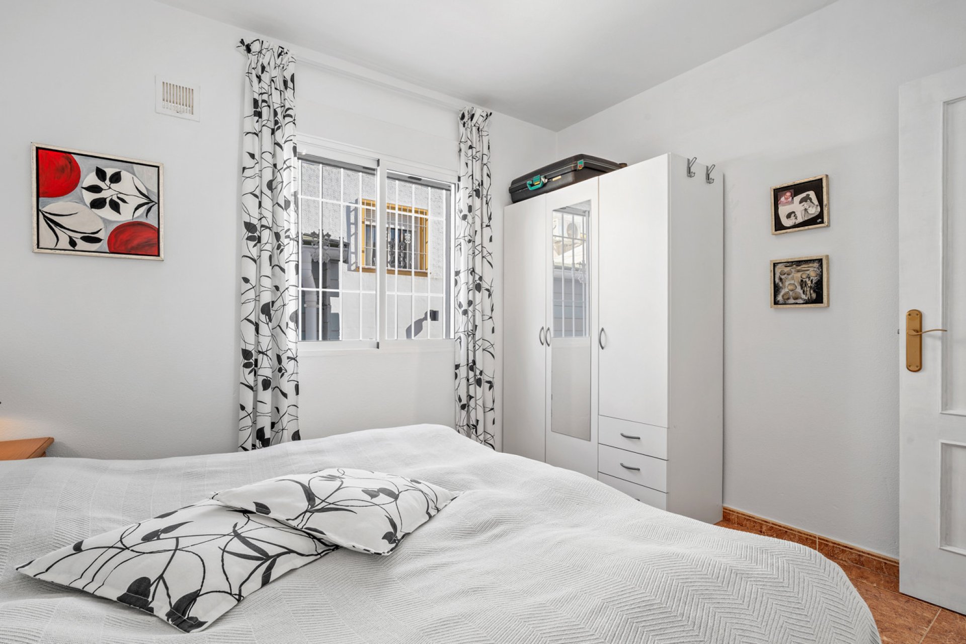 Revânzare - Quad House -
La Marina - Costa Blanca