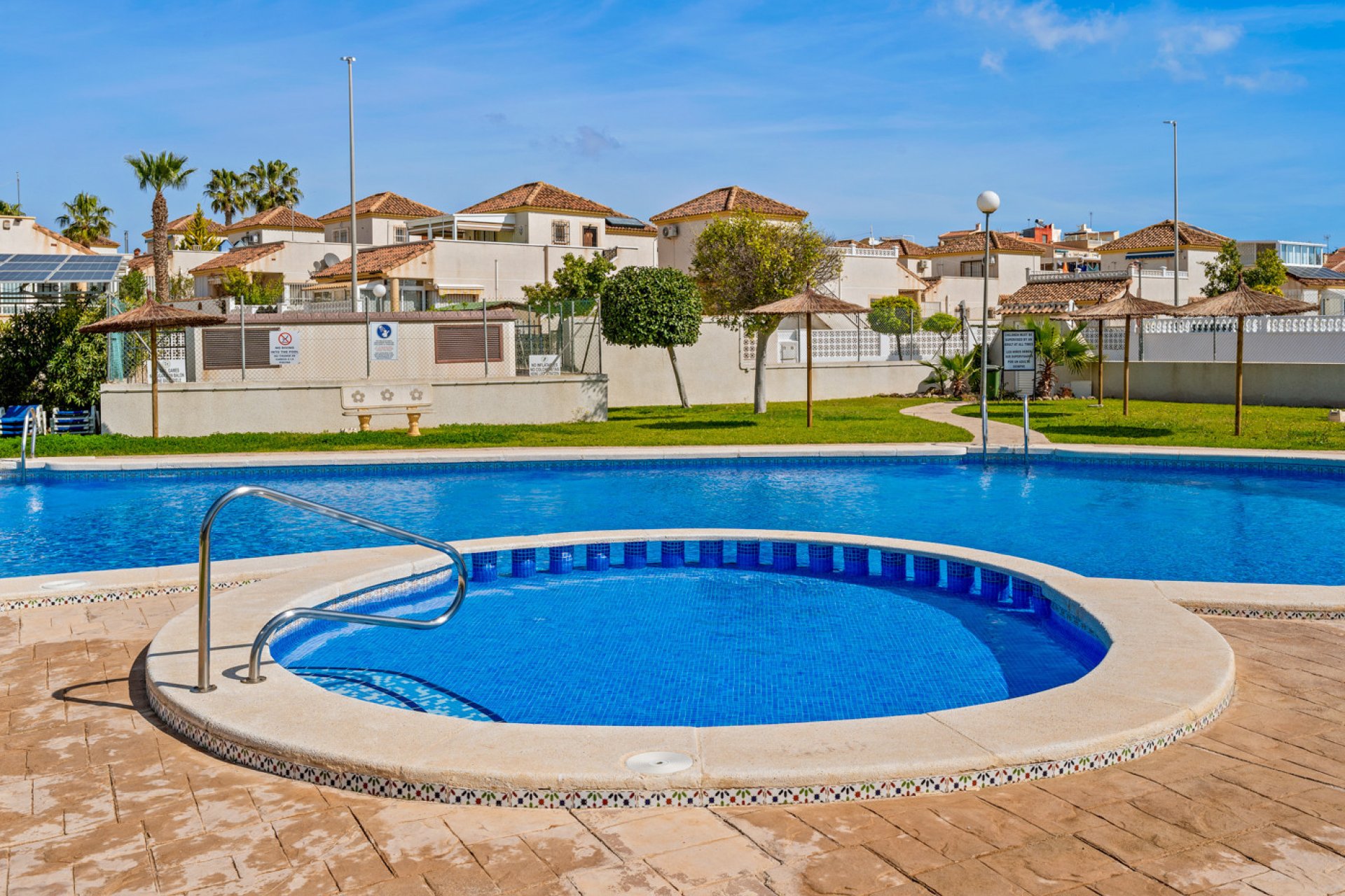 Revânzare - Quad House -
La Marina - Costa Blanca