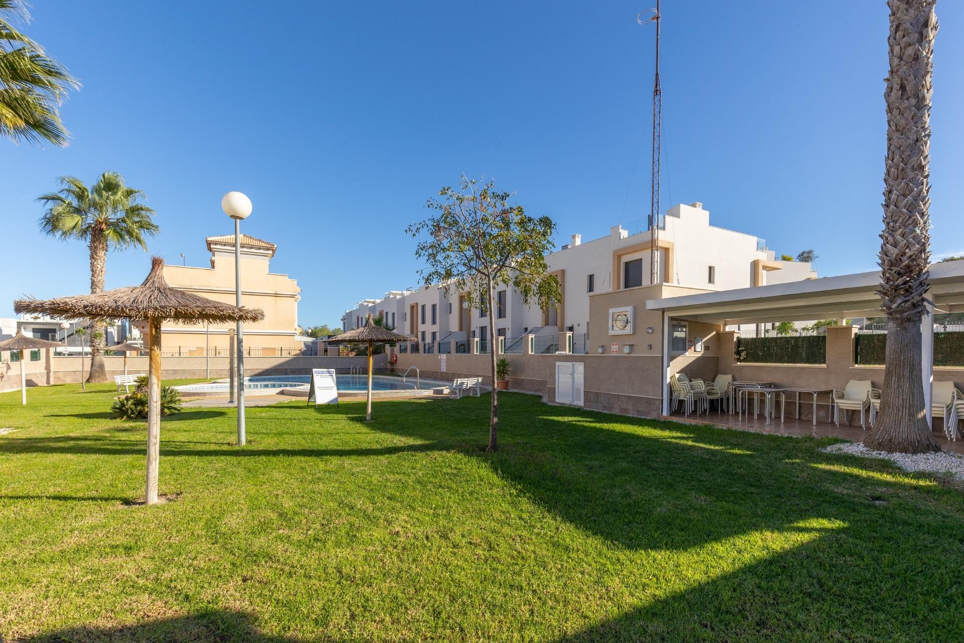 Revânzare - Quad House -
Orihuela Costa - PAU 8