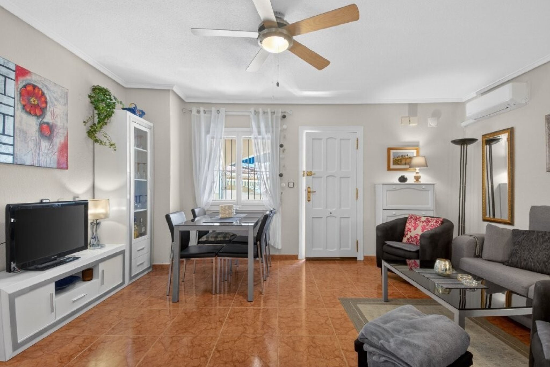 Revânzare - Quad House -
Playa Flamenca - Serena III