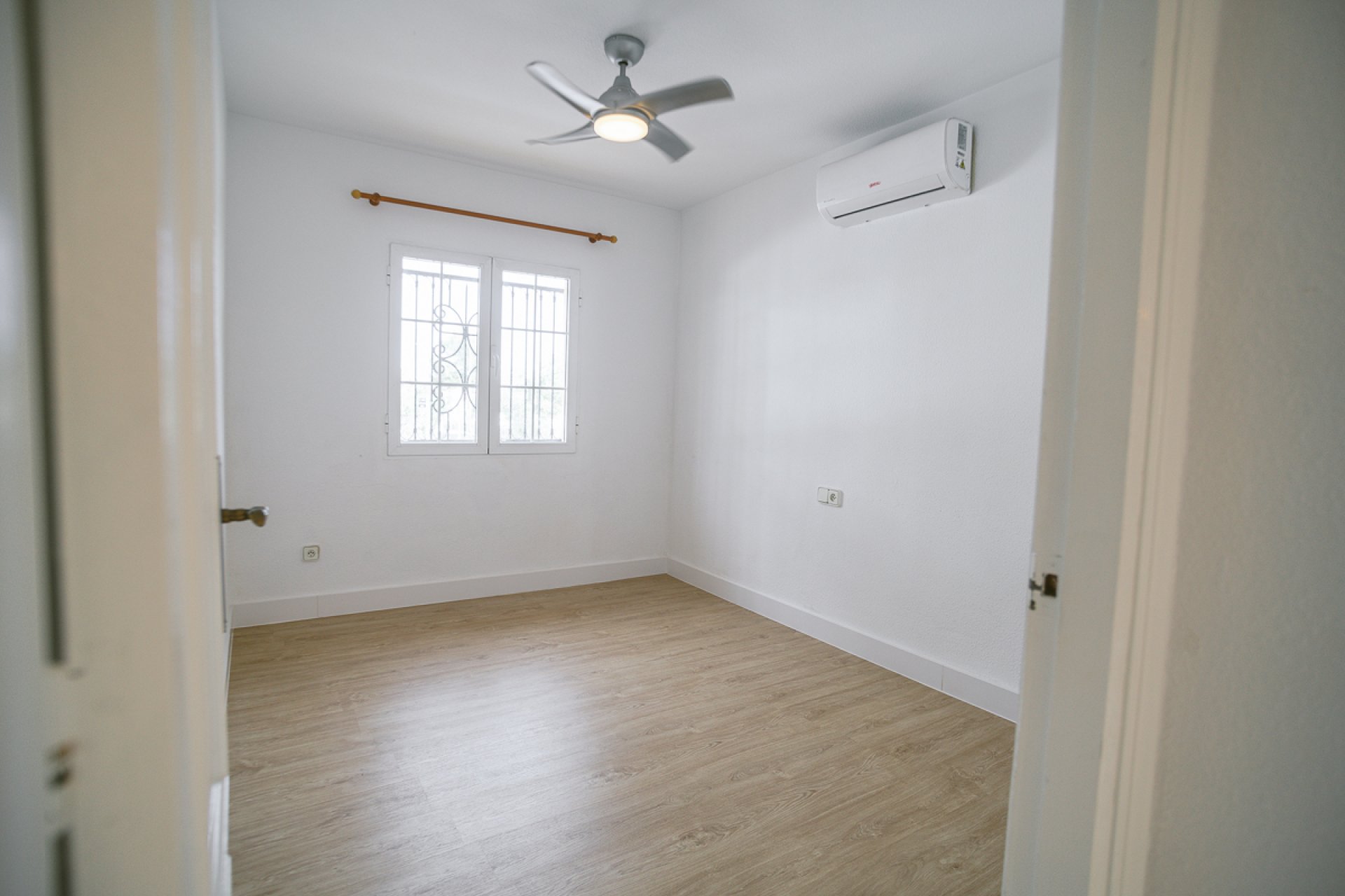 Revânzare - Semi Detached -
Orihuela Costa - Costa Blanca