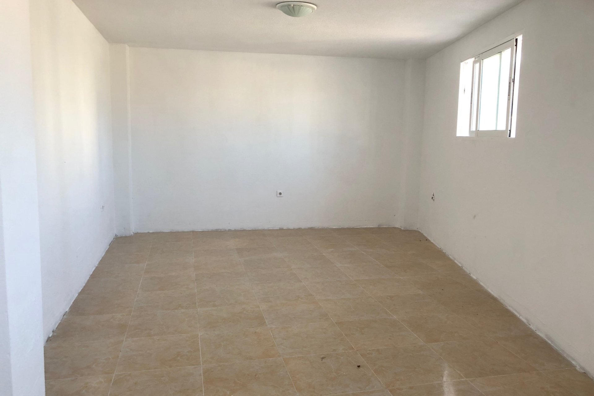 Revânzare - Semi Detached -
San Miguel de Salinas - Inland