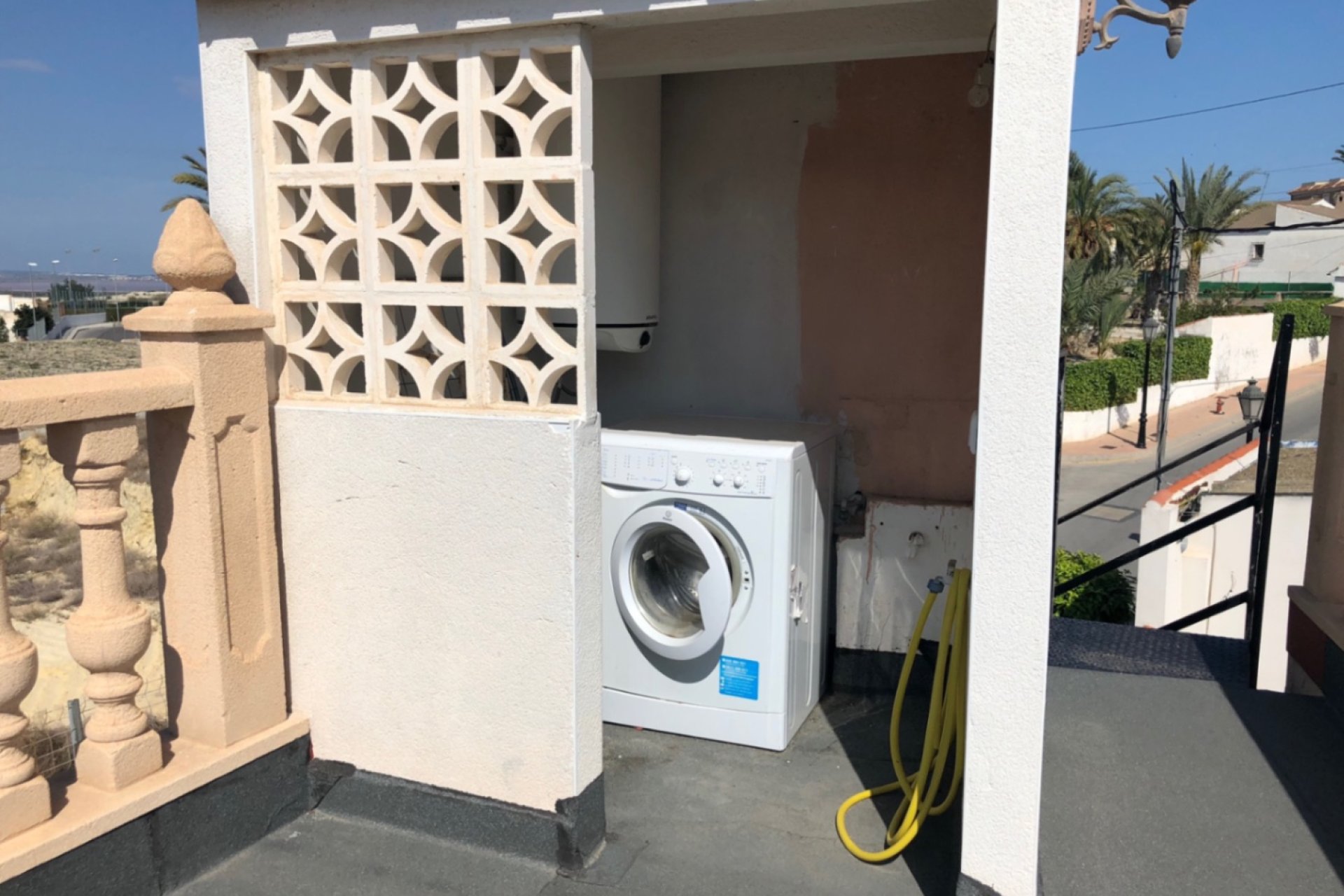 Revânzare - Semi Detached -
San Miguel de Salinas - Inland