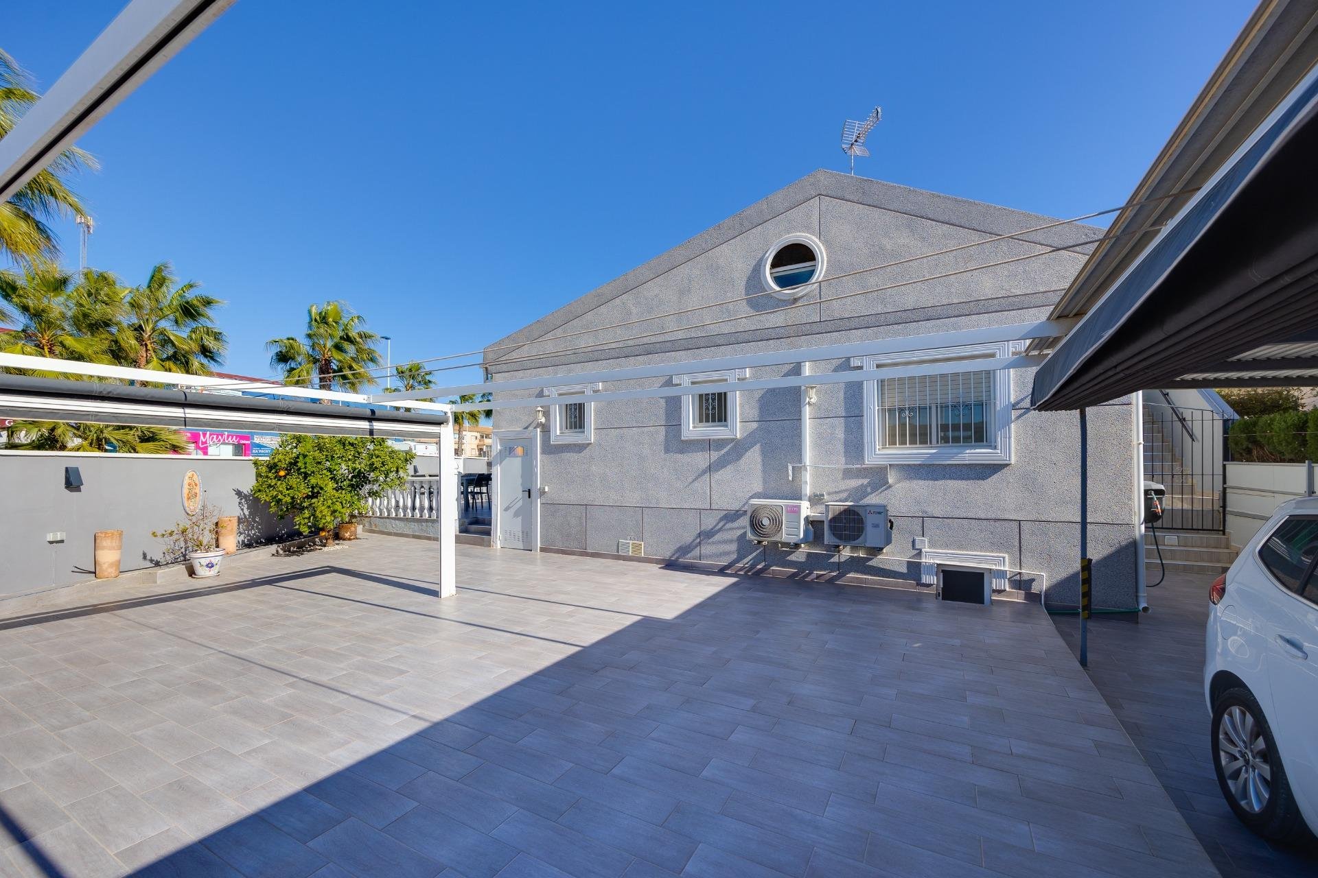 Revânzare - Semi Detached -
Torrevieja - Aguas Nuevas