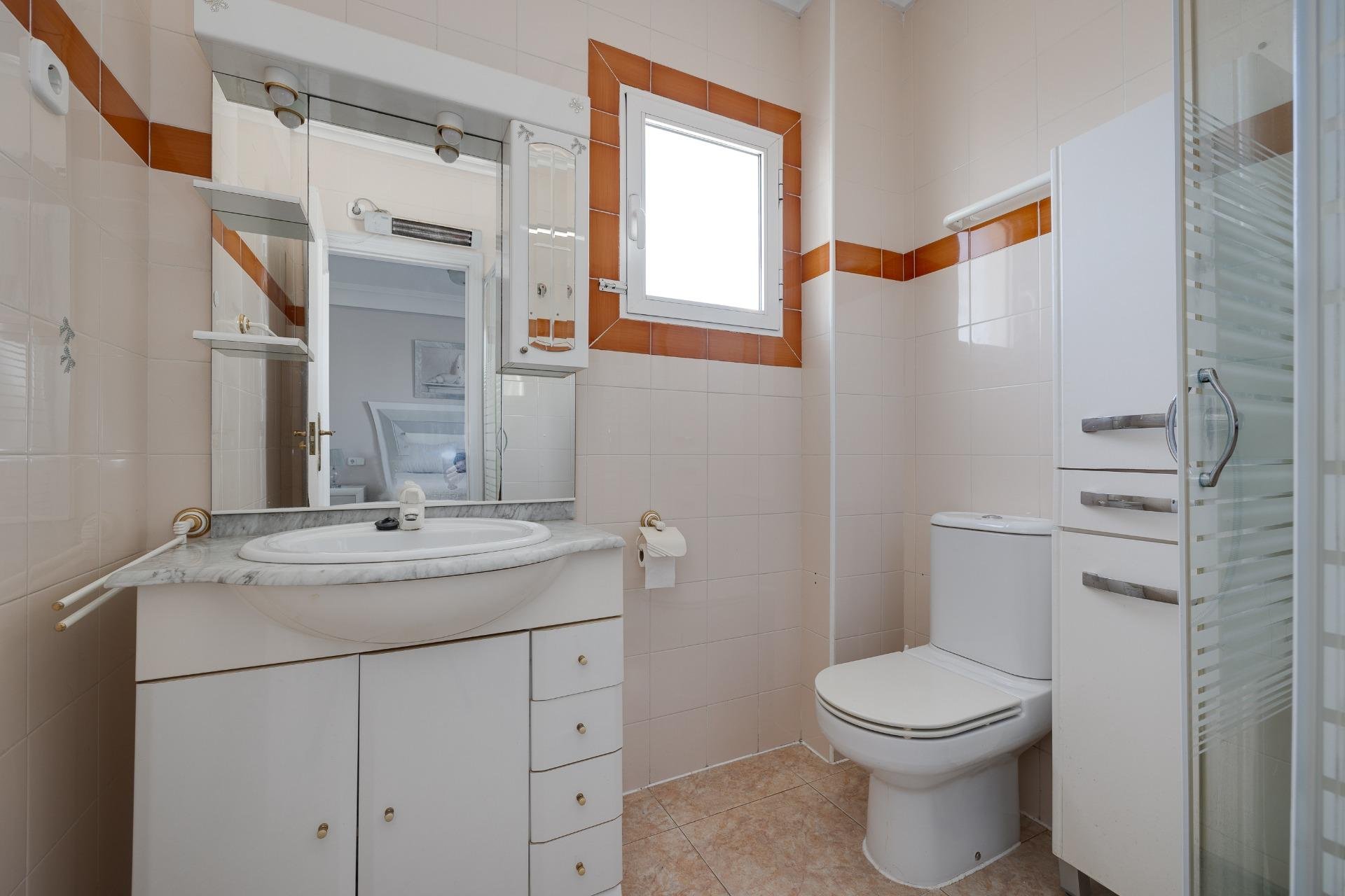 Revânzare - Semi Detached -
Torrevieja - Aguas Nuevas