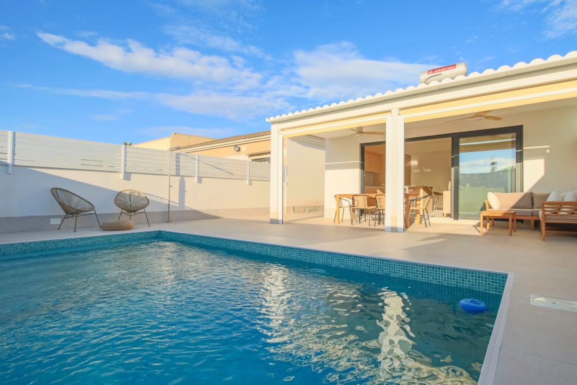 Revânzare - Semi Detached -
Torrevieja - Costa Blanca