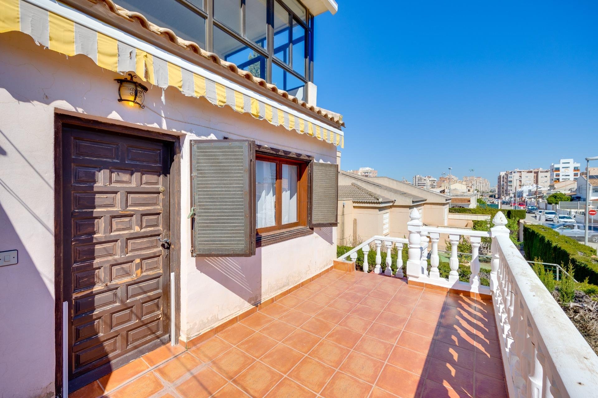Revânzare - Semi Detached -
Torrevieja - Nueva Torrevieja