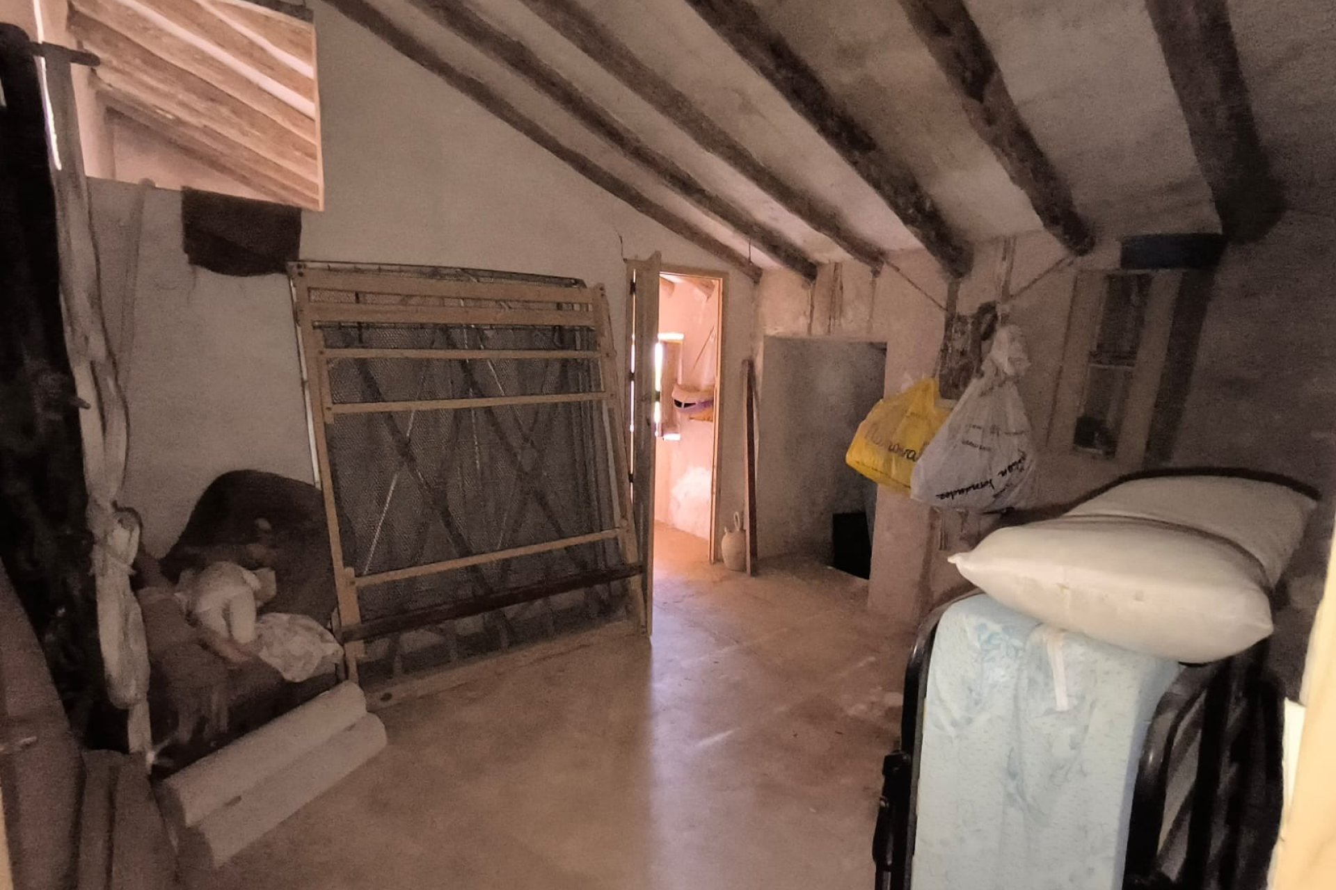 Revânzare - Semi Detached -
Yecla - Inland