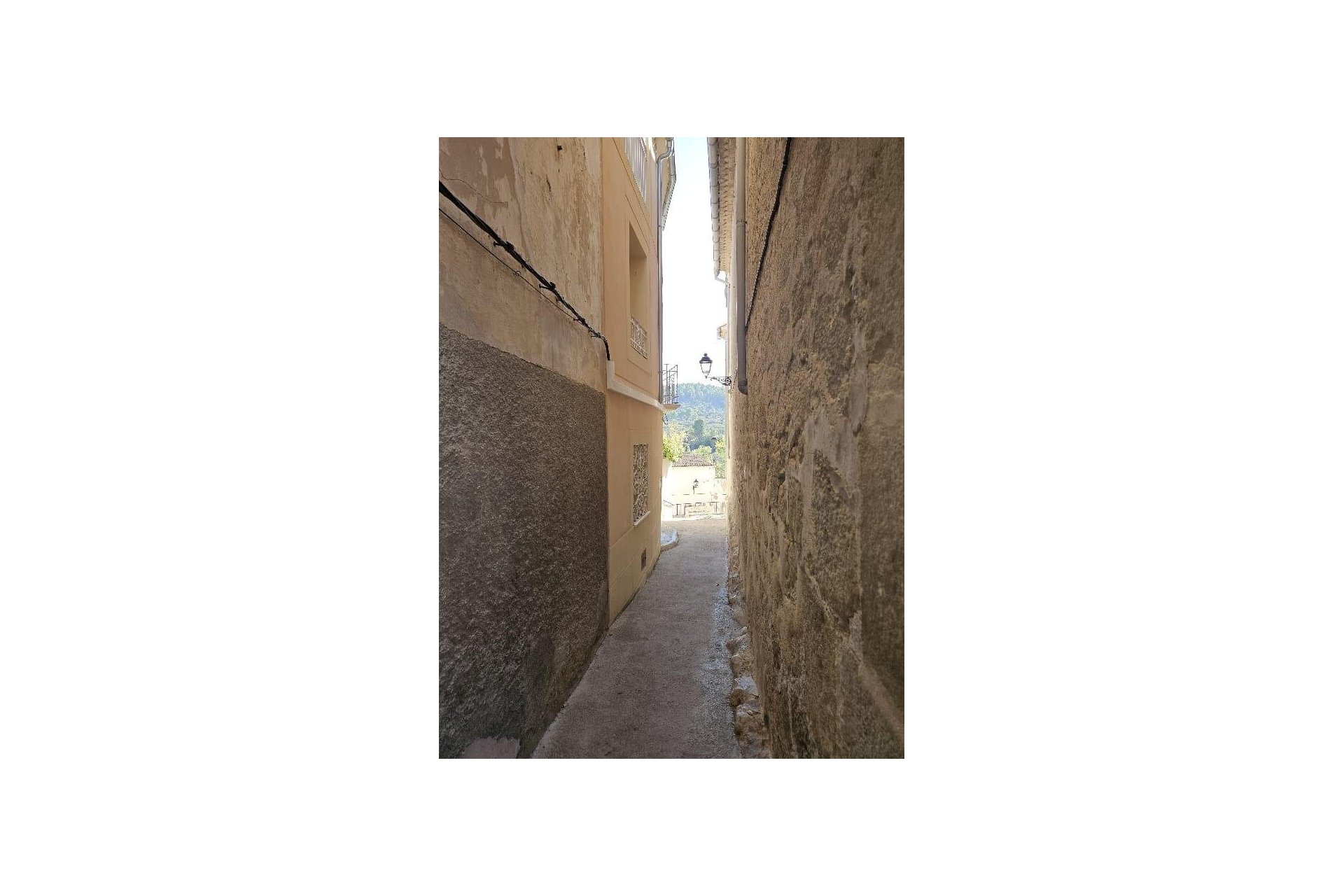 Revânzare - Town House -
Benilloba