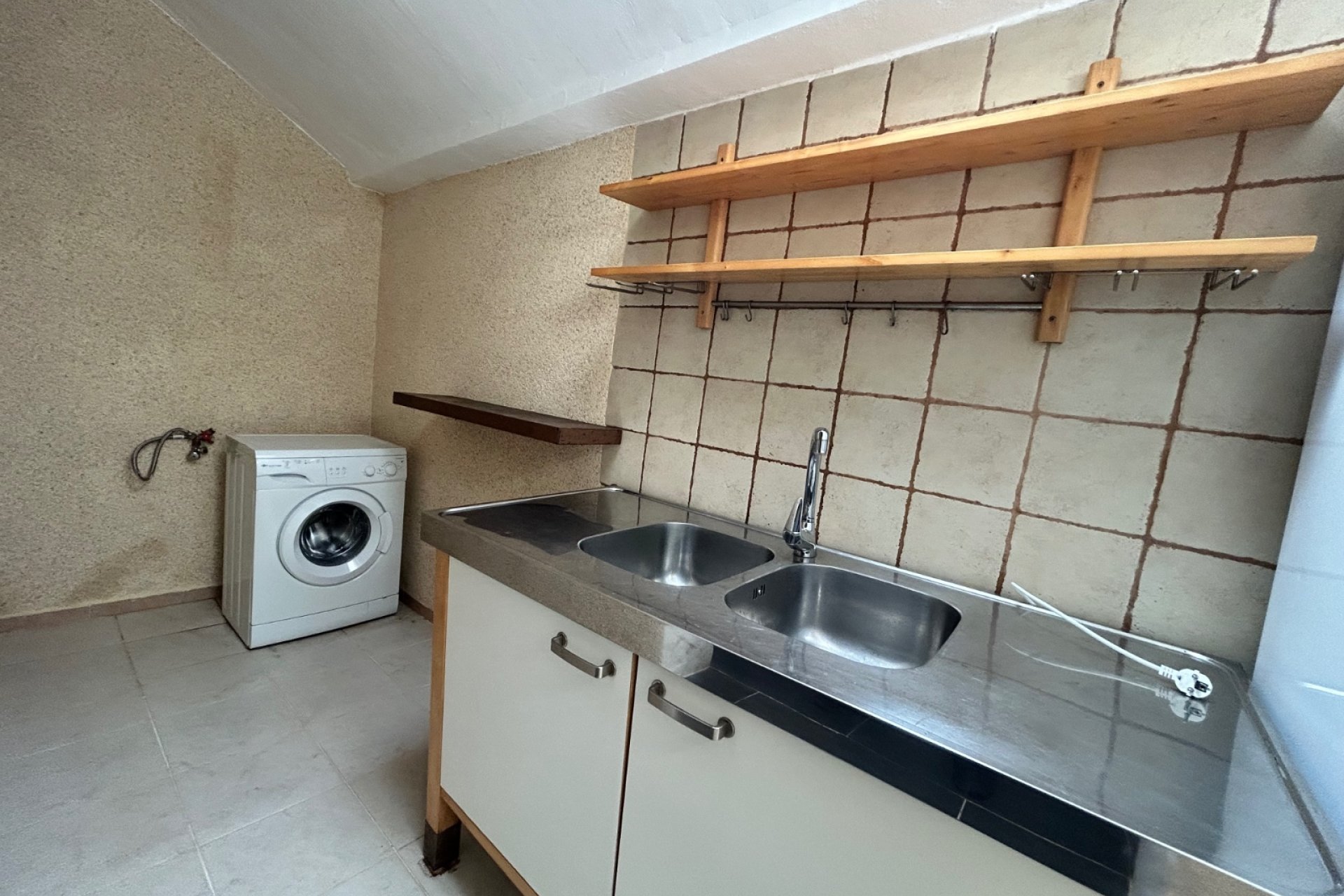 Revânzare - Town House -
El Chaparral - Inland