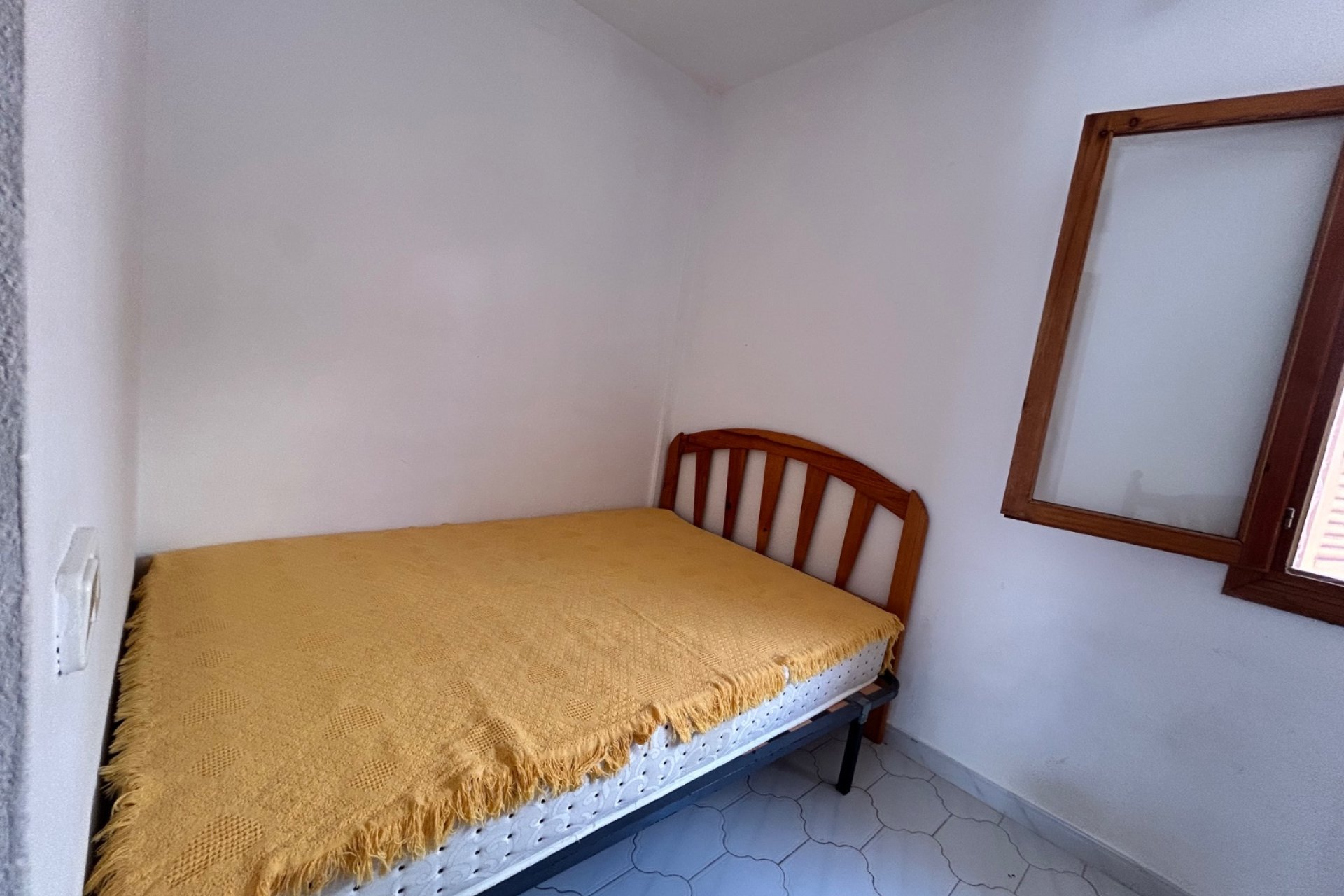 Revânzare - Town House -
El Chaparral - Inland