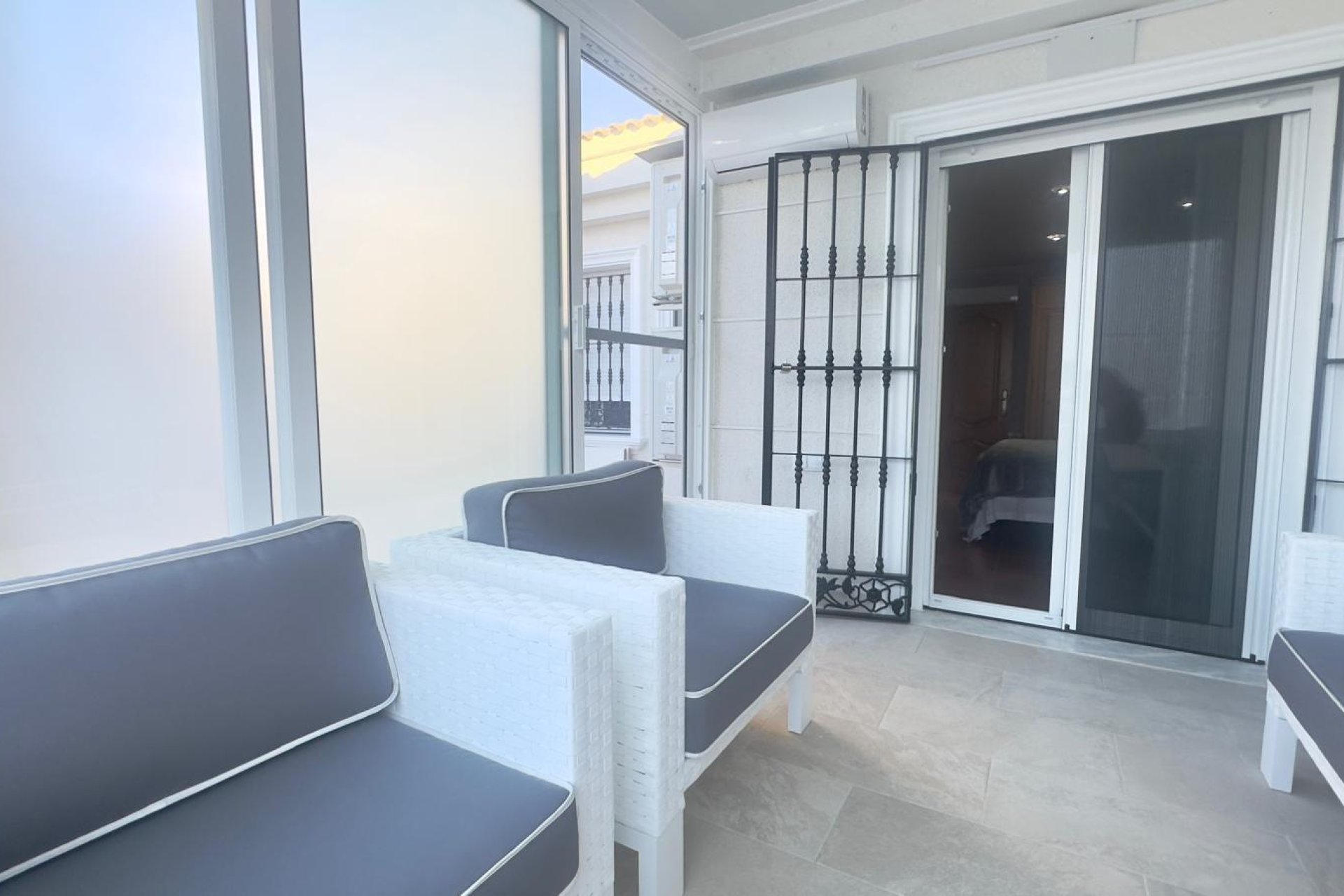 Revânzare - Town House -
Orihuela Costa - La Zenia