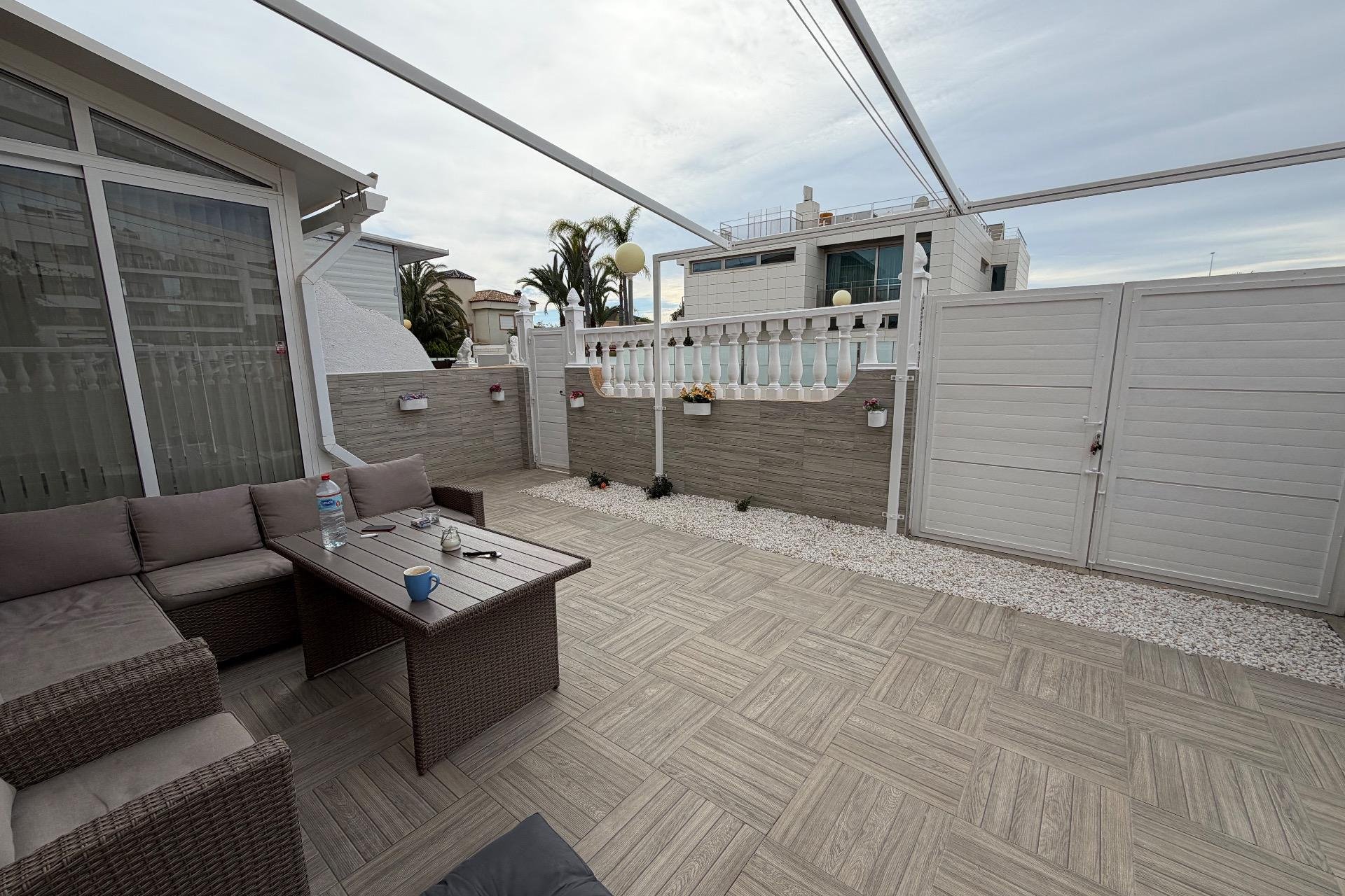 Revânzare - Town House -
Orihuela Costa - La Zenia