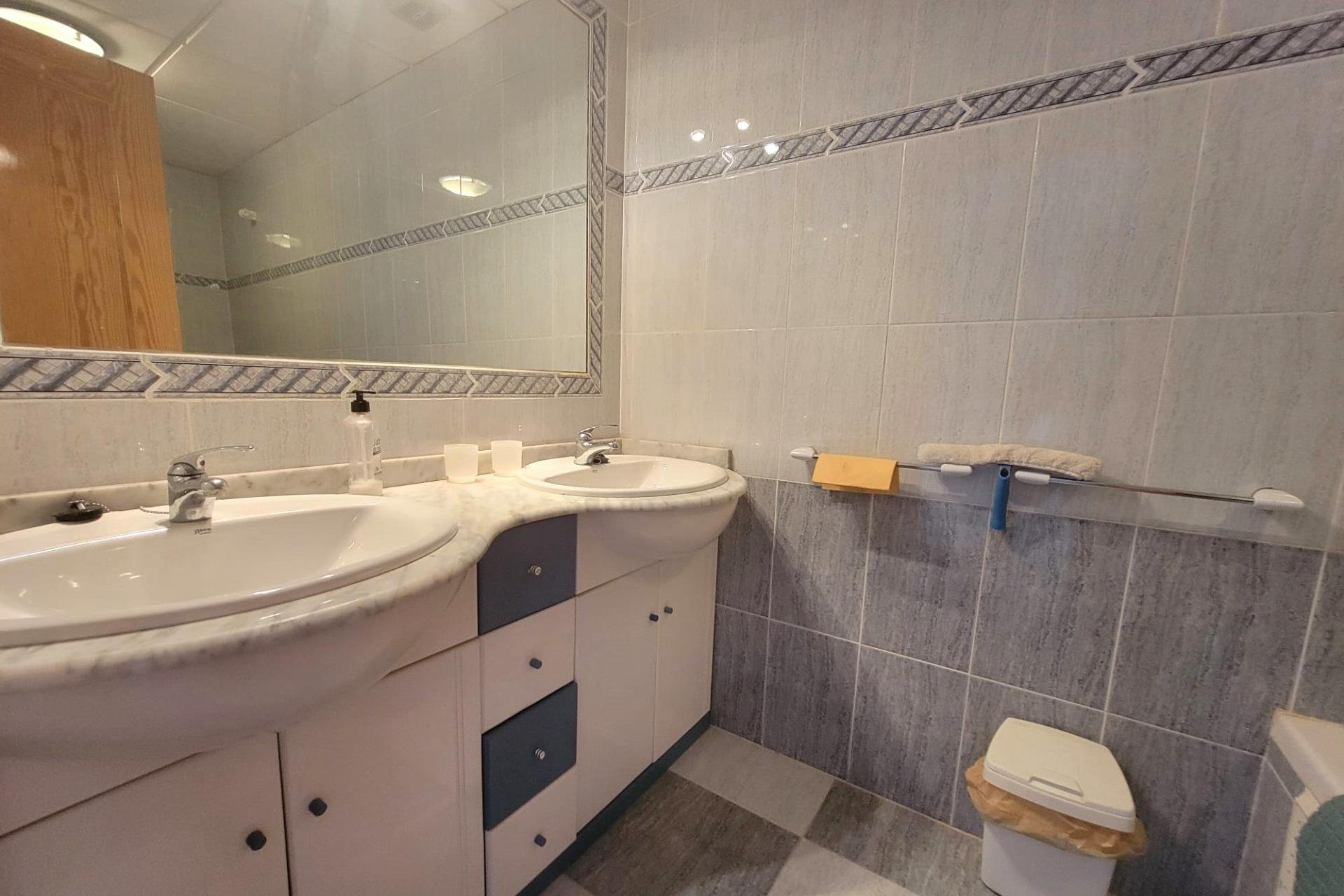 Revânzare - Town House -
Orihuela Costa - Playa Flamenca