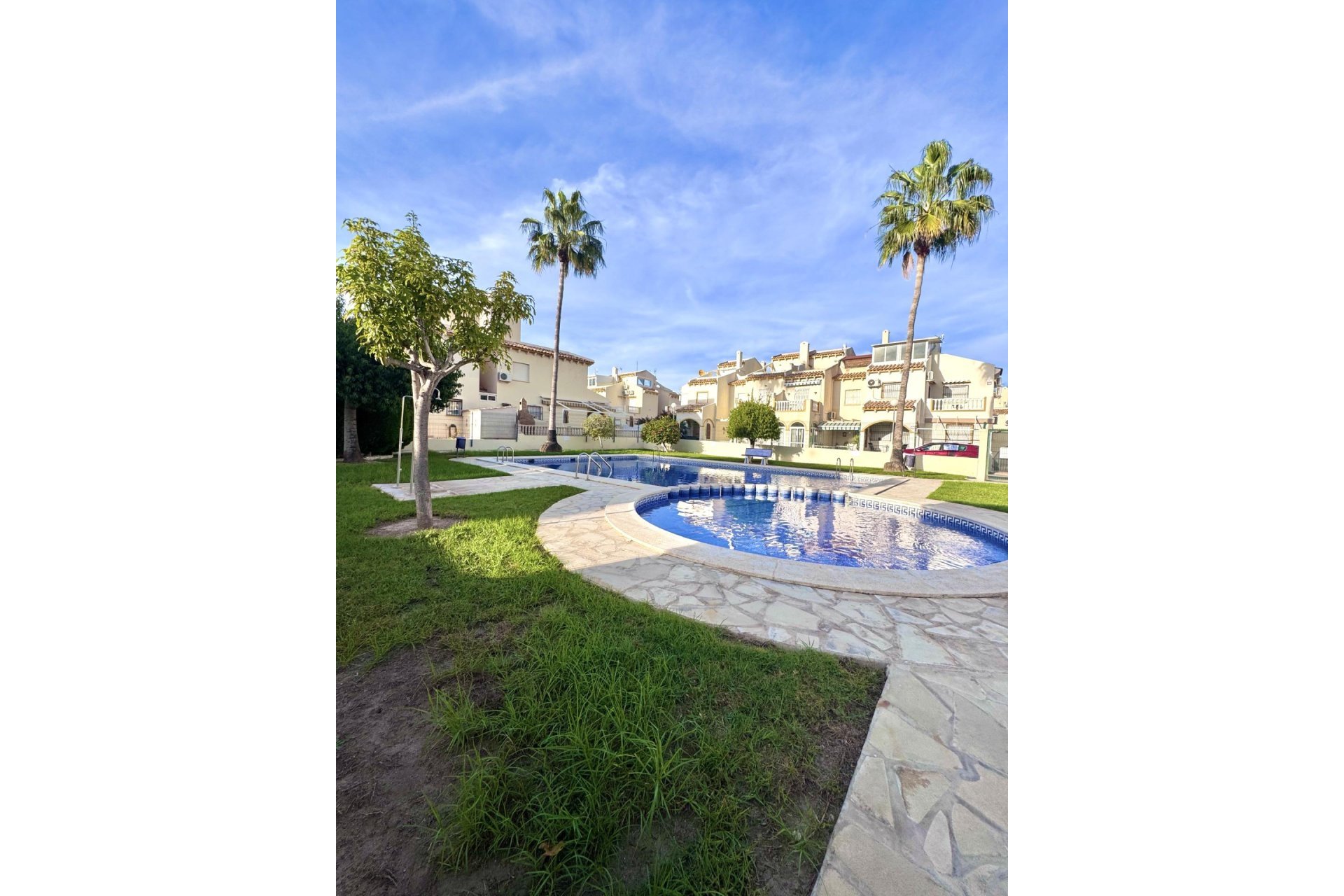 Revânzare - Town House -
Orihuela Costa - Playa Flamenca