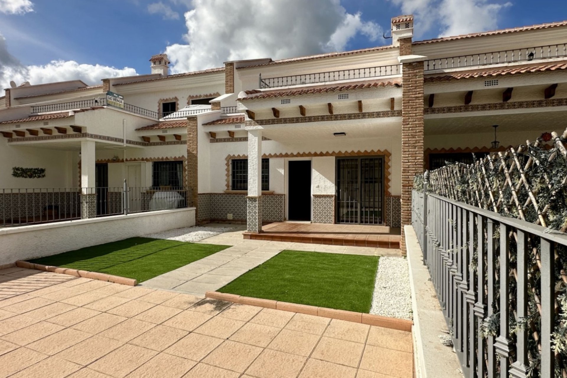 Revânzare - Town House -
San Miguel de Salinas - Inland