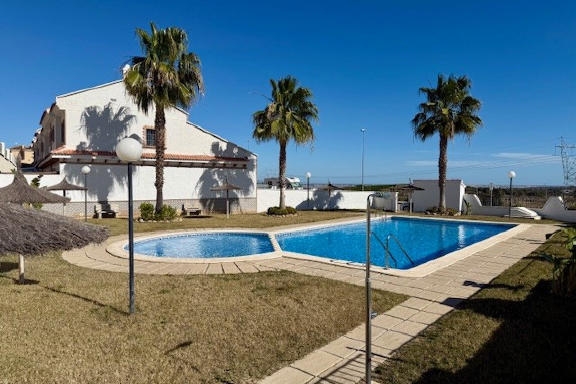 Revânzare - Town House -
San Miguel de Salinas - Inland