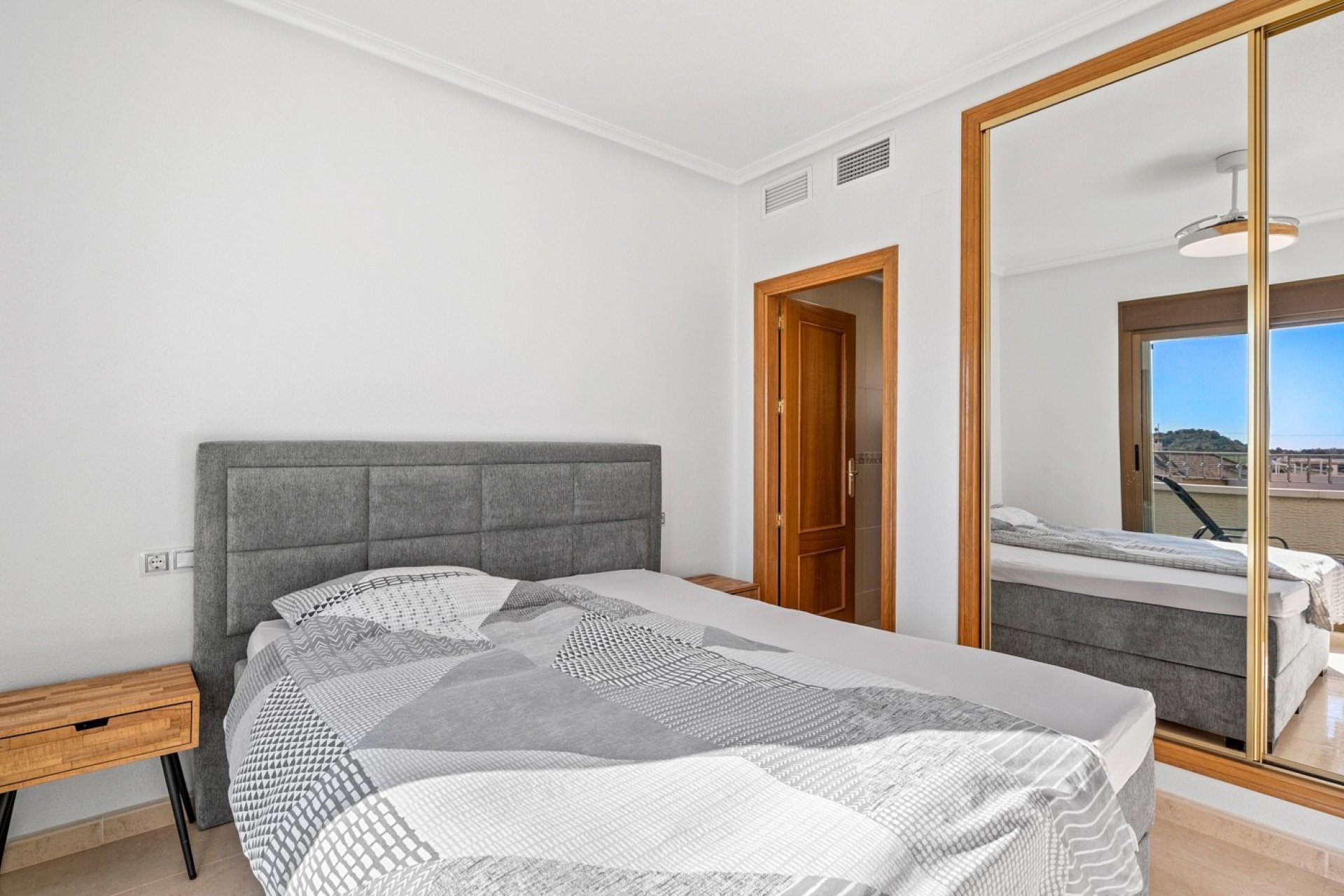 Revânzare - Town House -
San Miguel de Salinas - Inland