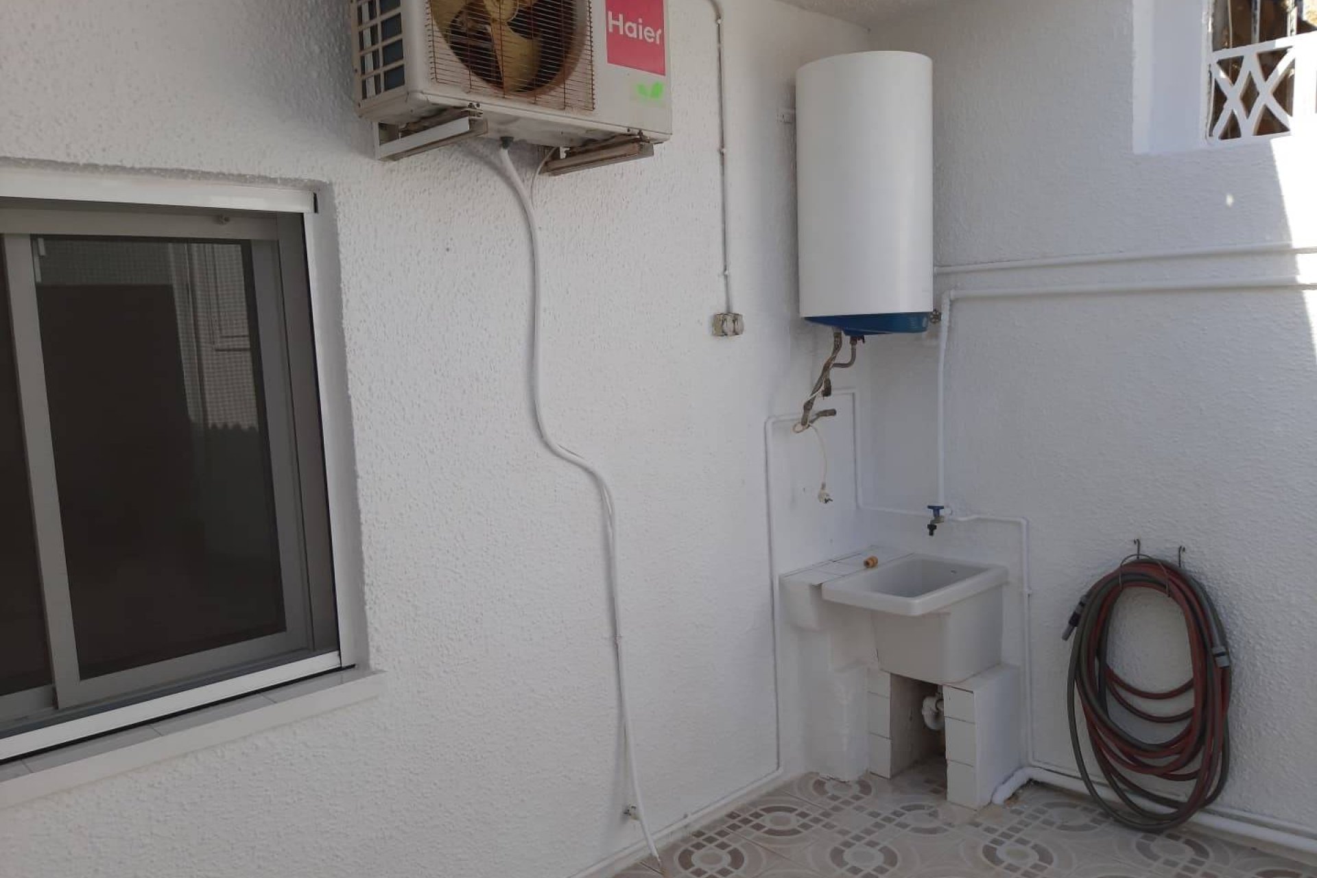 Revânzare - Town House -
Santiago de la Ribera - Centro