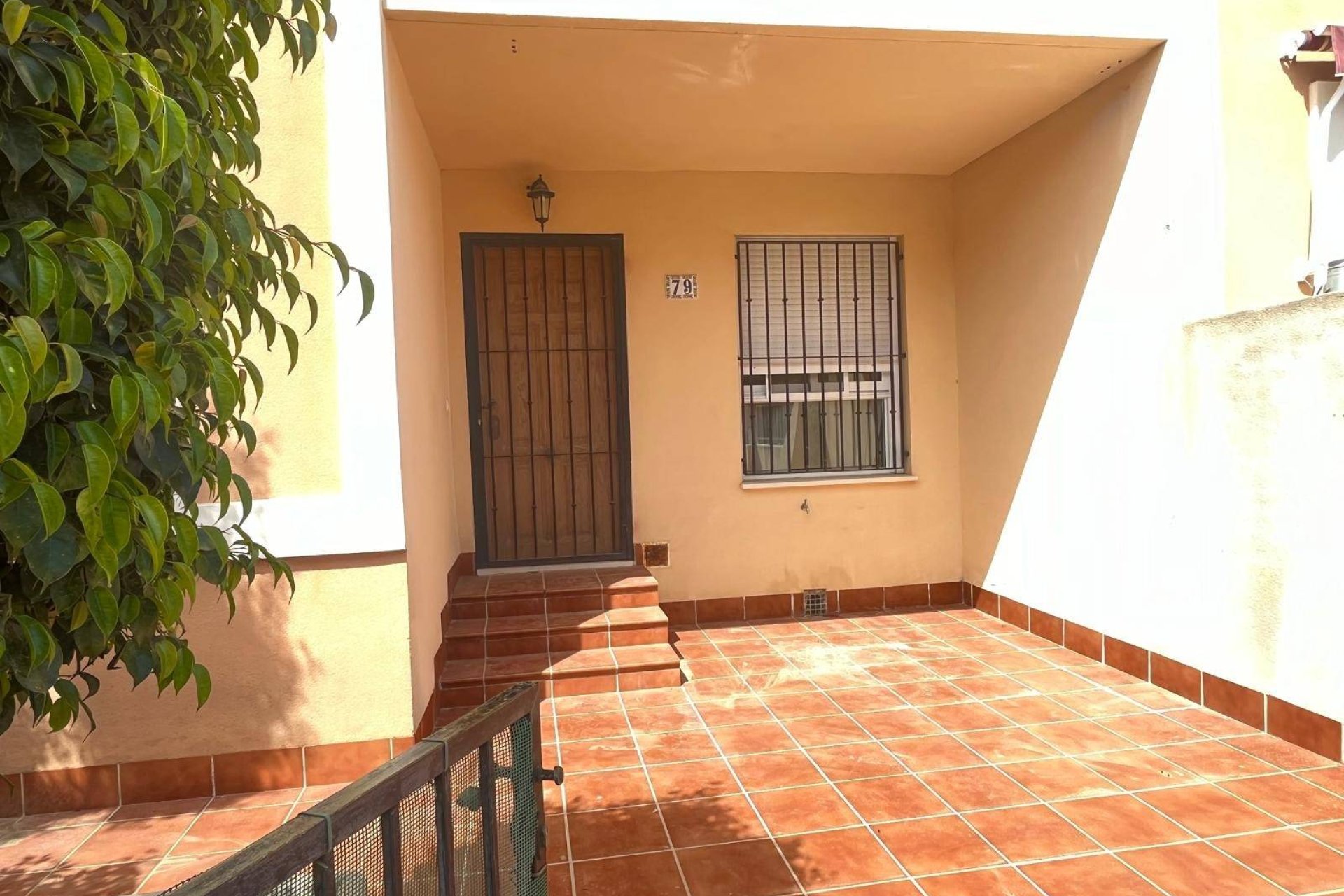 Revânzare - Town House -
Santiago de la Ribera - San Blas