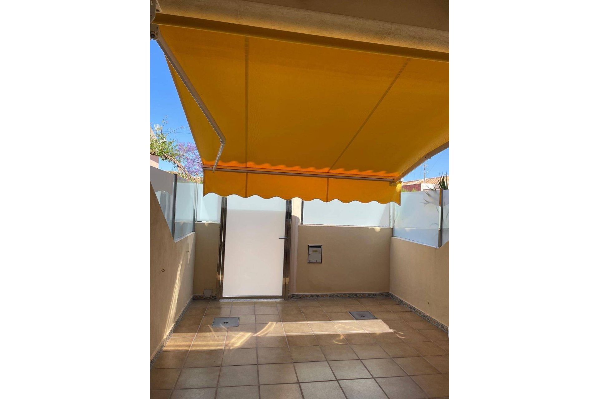 Revânzare - Town House -
Santiago de la Ribera - San Blas