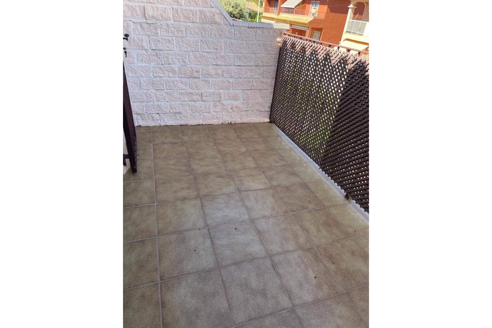 Revânzare - Town House -
Santiago de la Ribera - San Blas