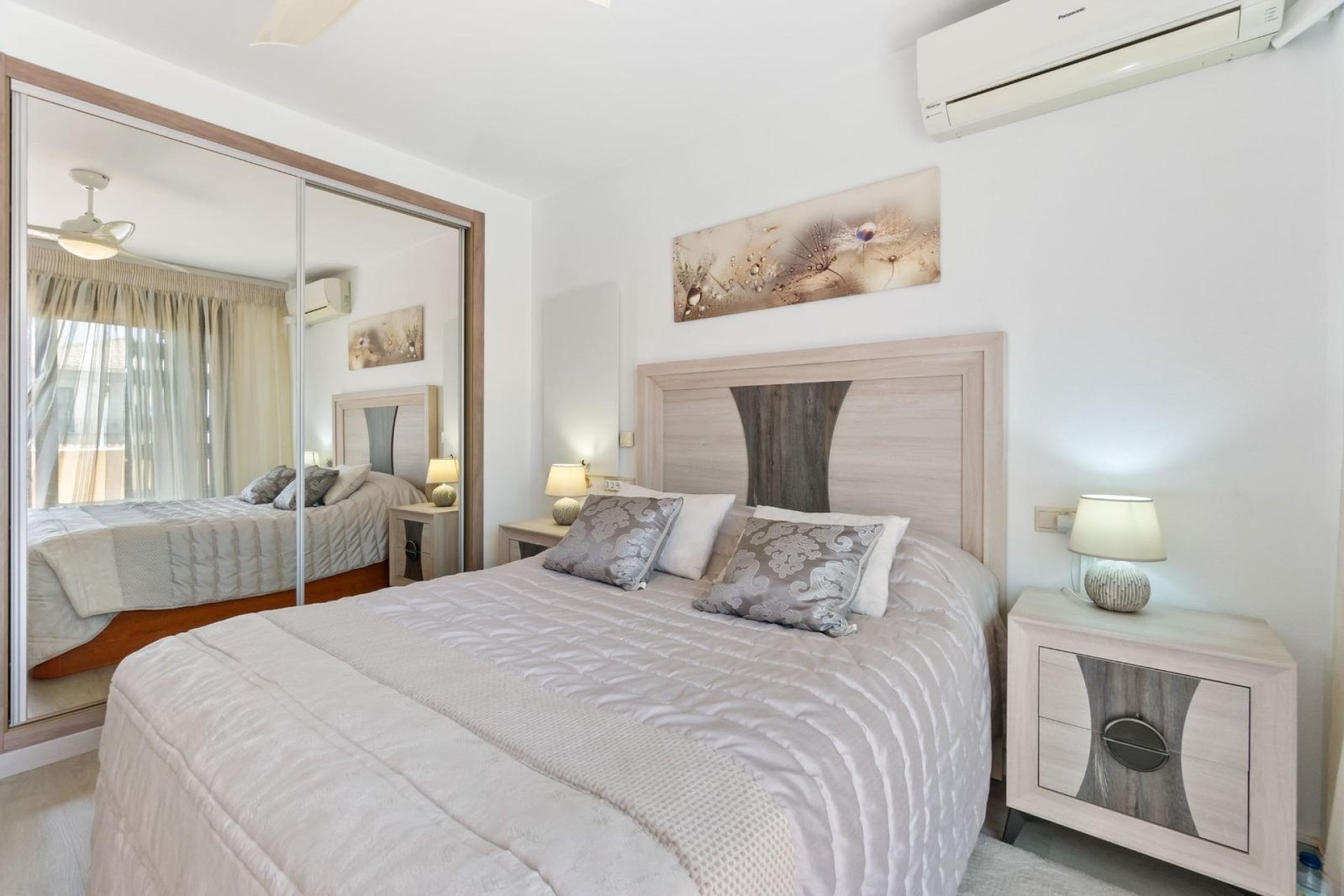 Revânzare - Town House -
Torrevieja - Aguas Nuevas