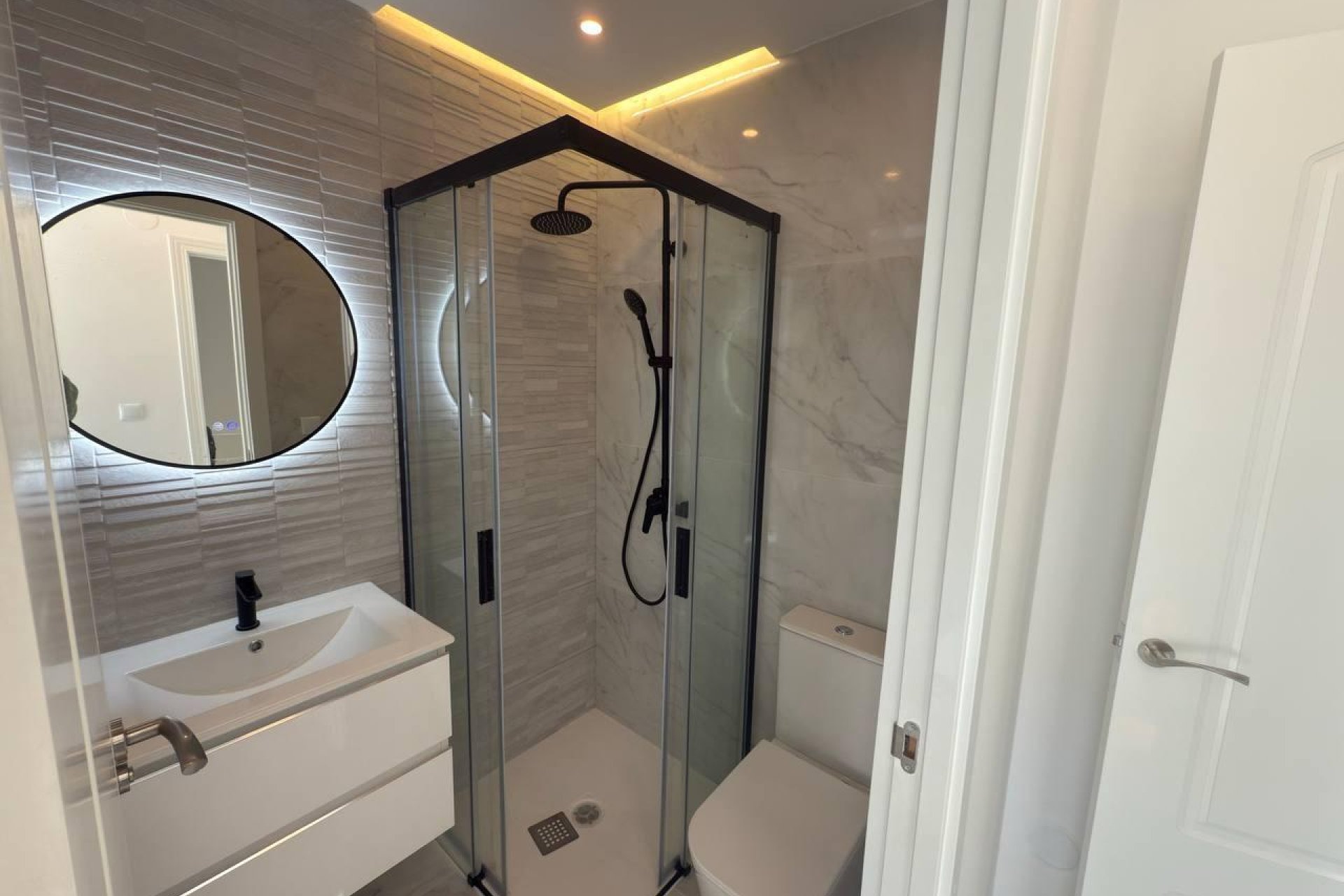 Revânzare - Town House -
Torrevieja - Aguas Nuevas