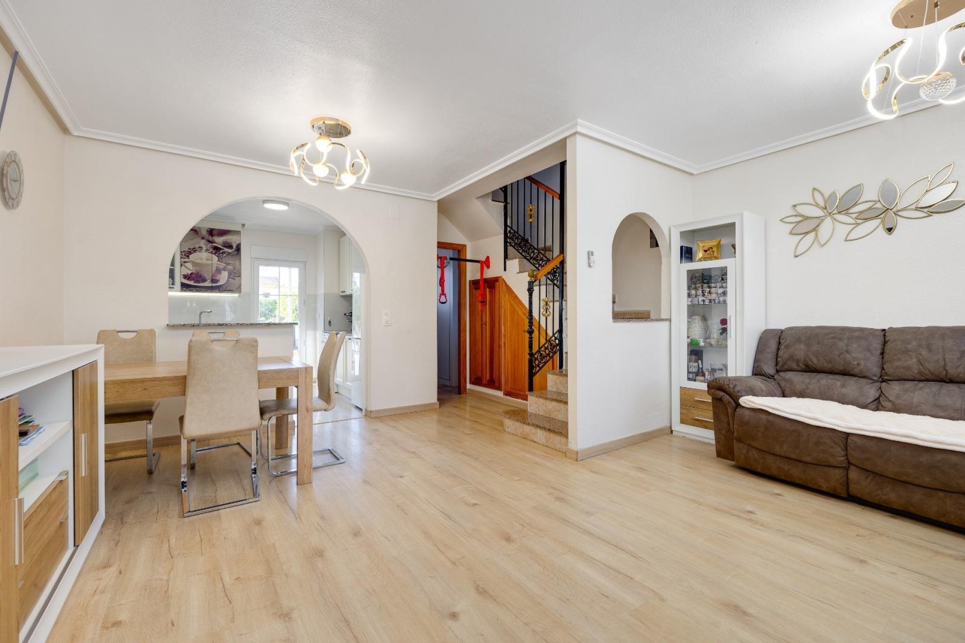 Revânzare - Town House -
Torrevieja - Aguas Nuevas